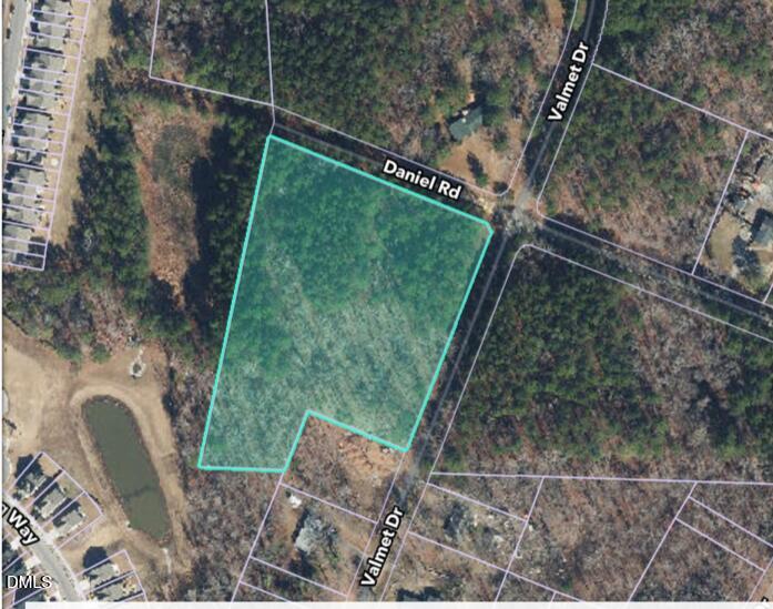 913 Valmet Drive Property Photo 1