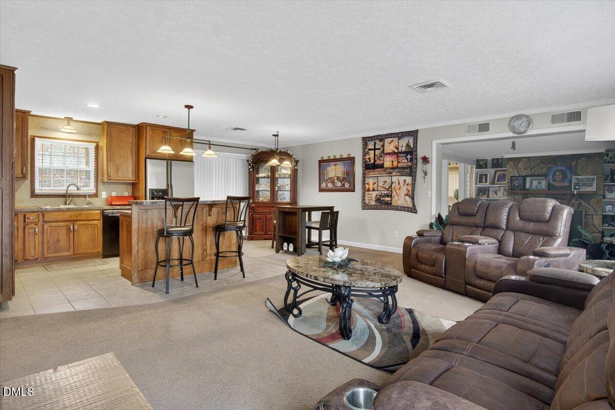 617 Greenway Drive Property Photo 3