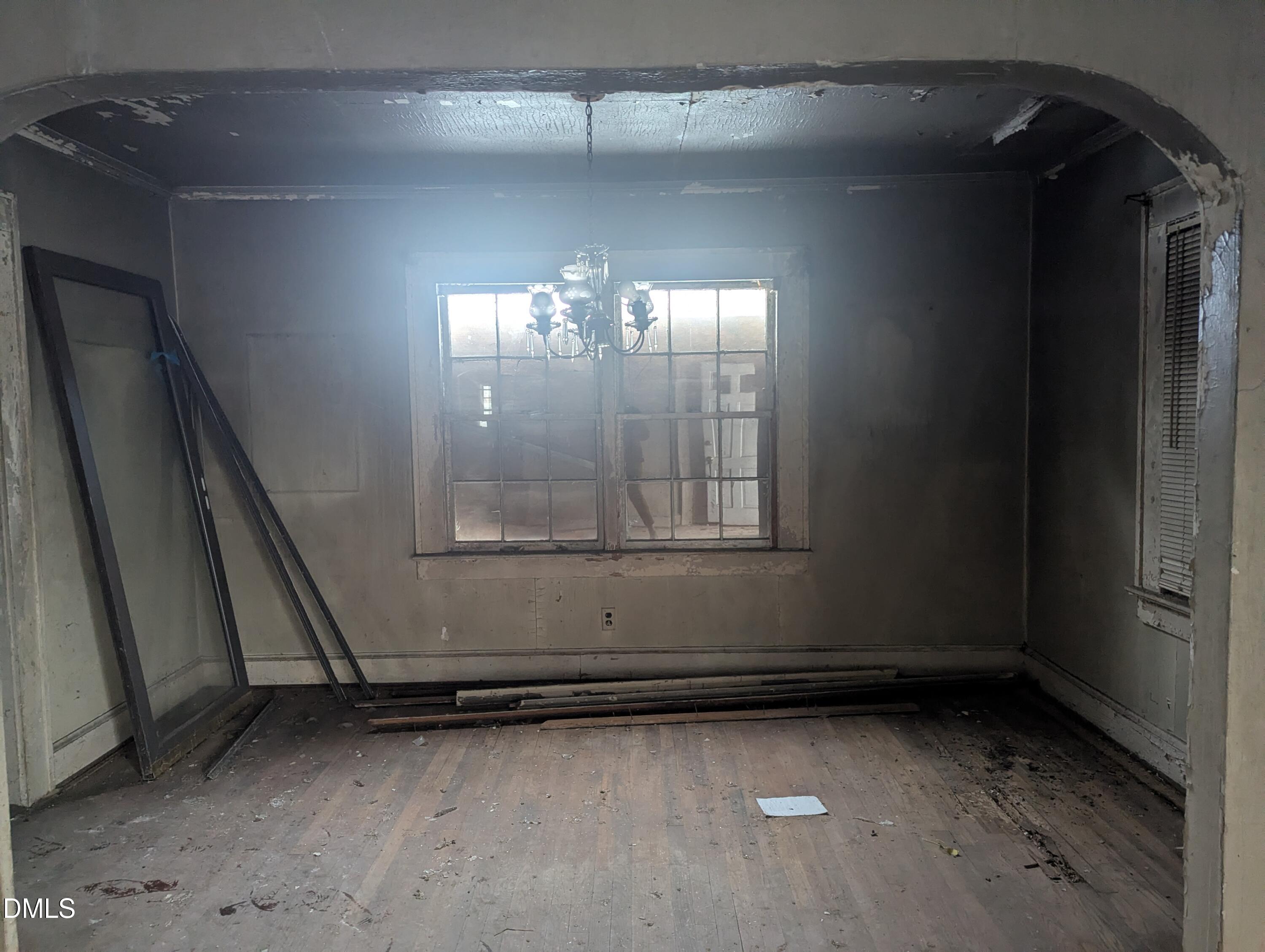 112 N Secrest Street Property Photo 7