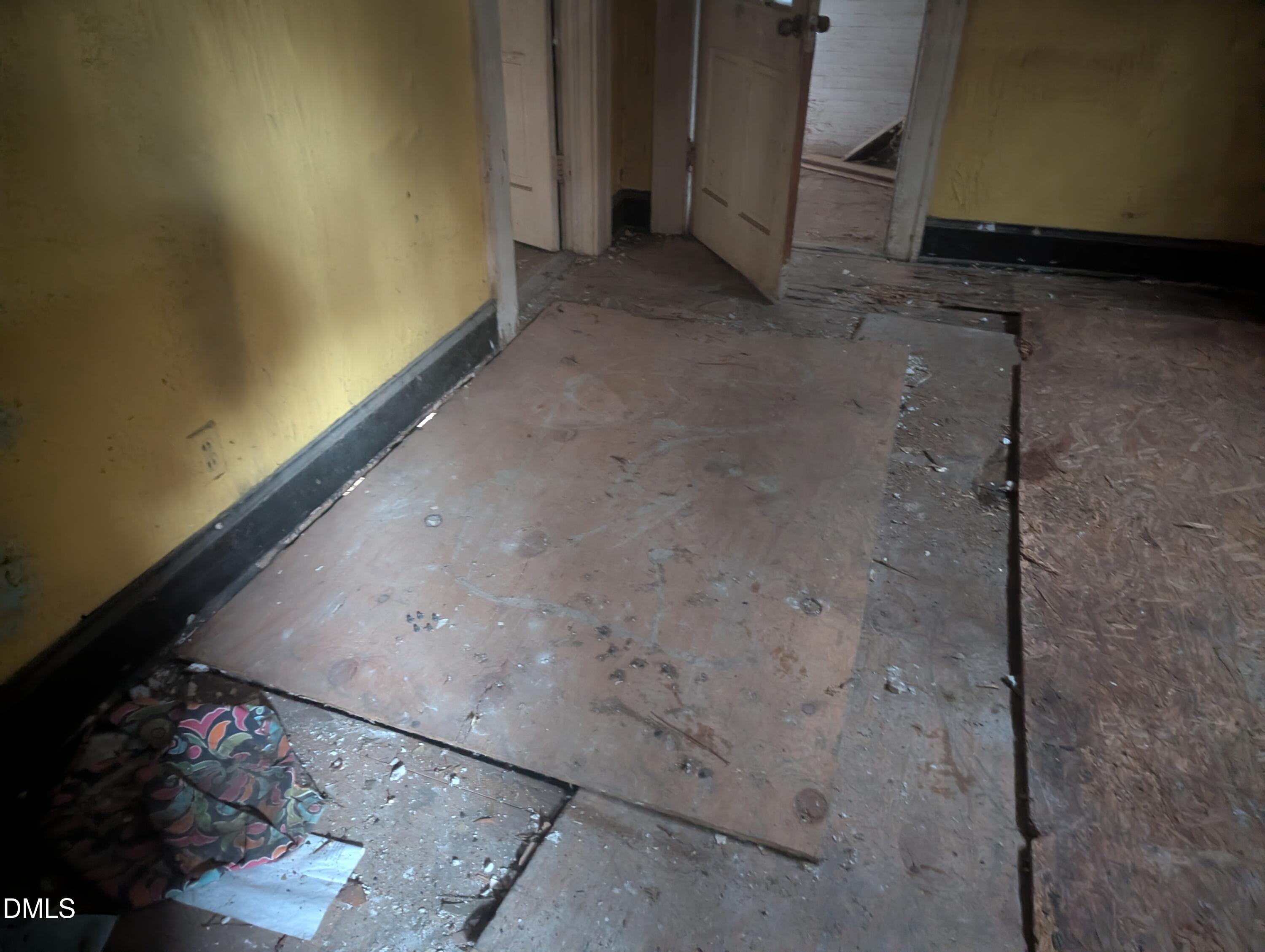 112 N Secrest Street Property Photo 10