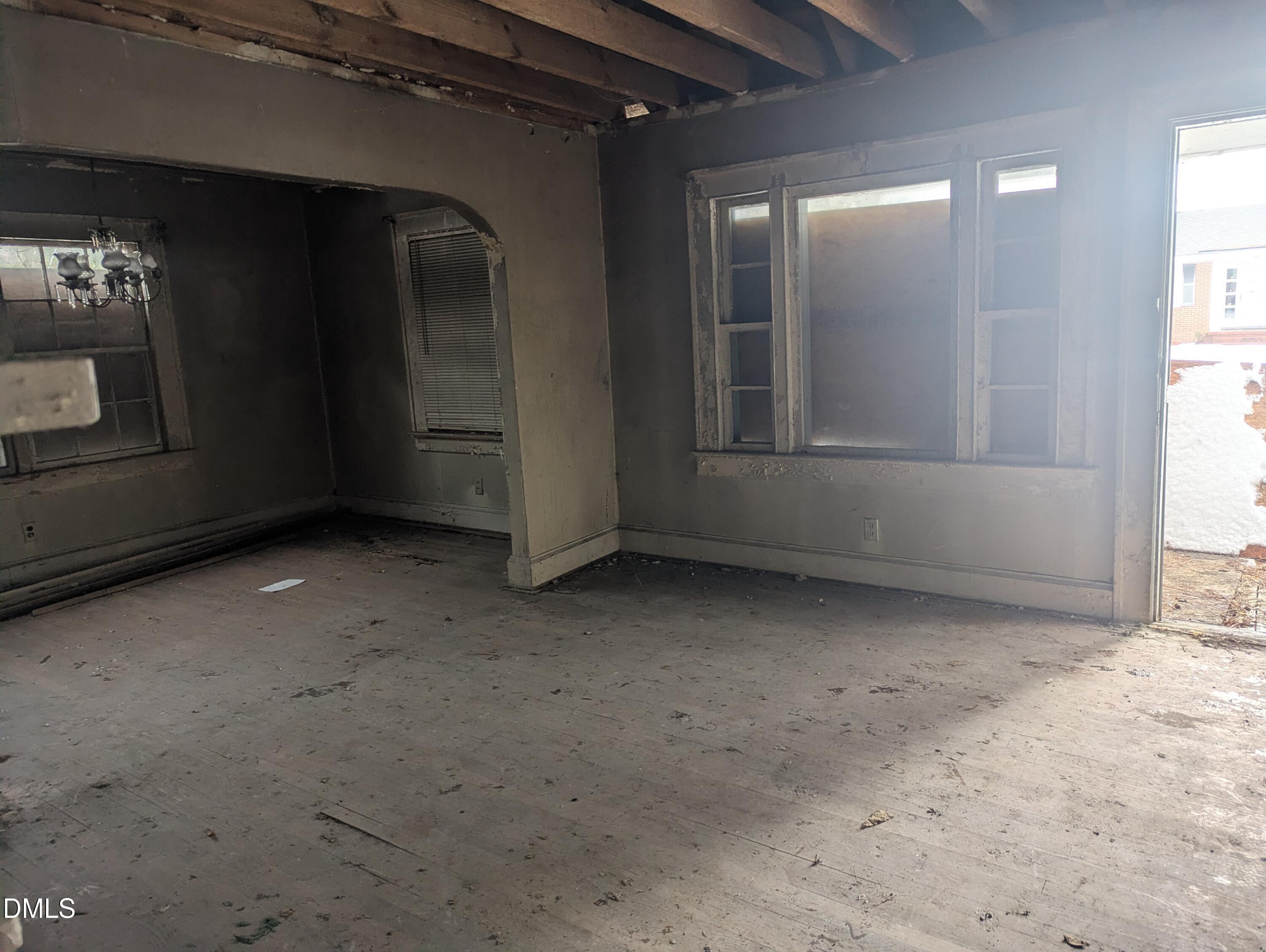 112 N Secrest Street Property Photo 12