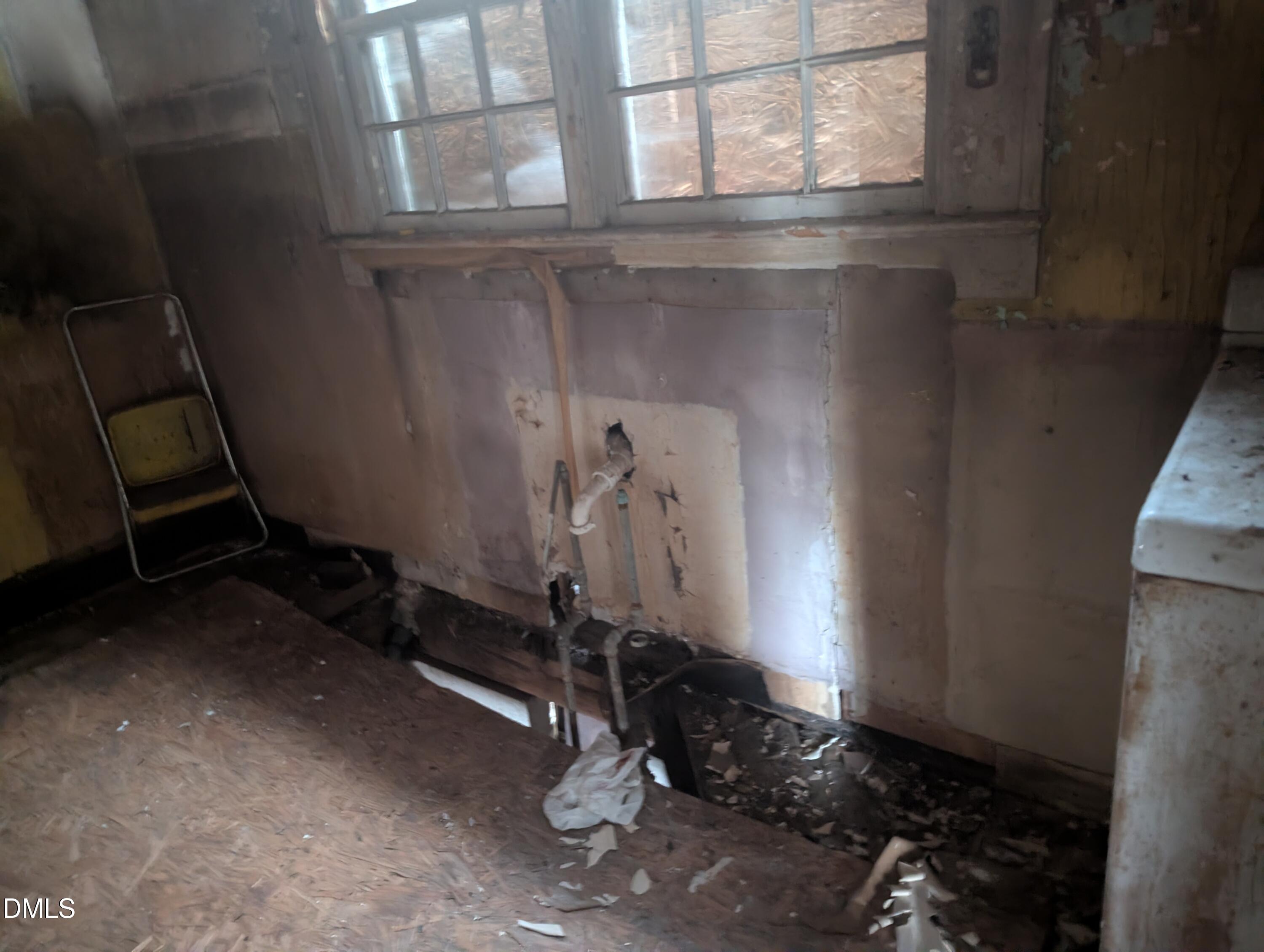 112 N Secrest Street Property Photo 13