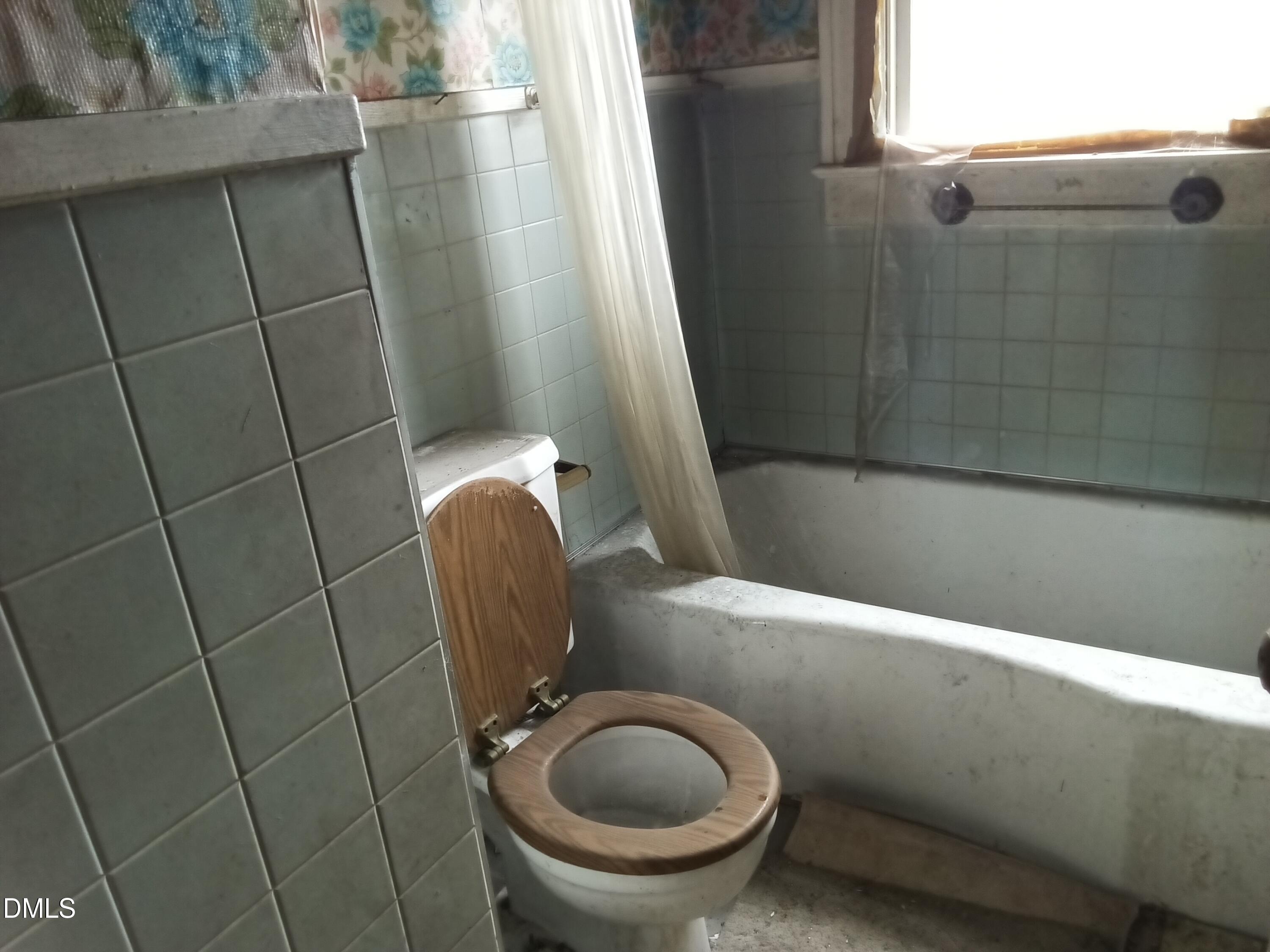 112 N Secrest Street Property Photo 46