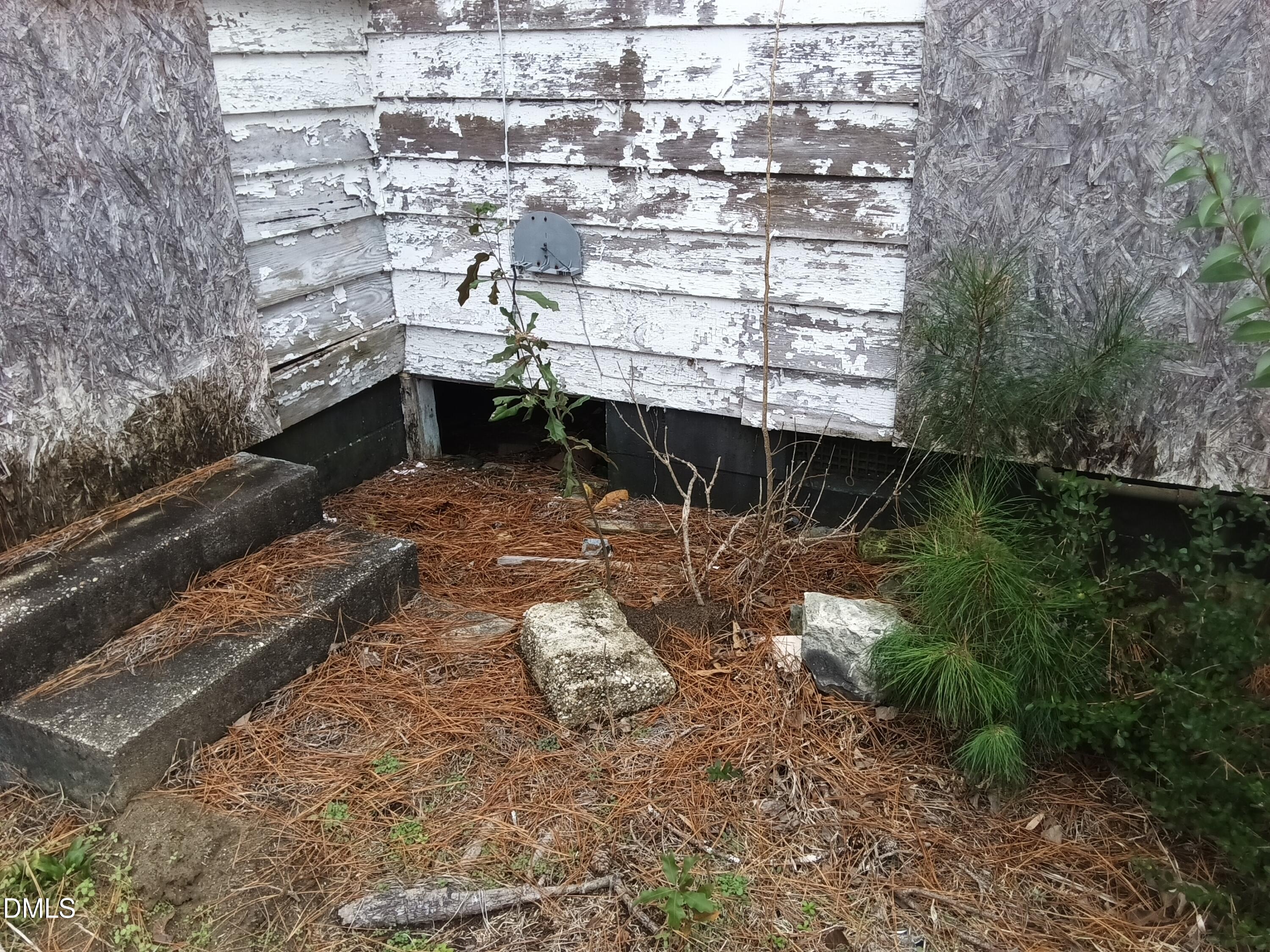 112 N Secrest Street Property Photo 55