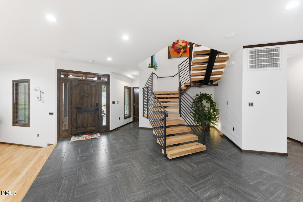 3315 Denada Path Property Photo 4