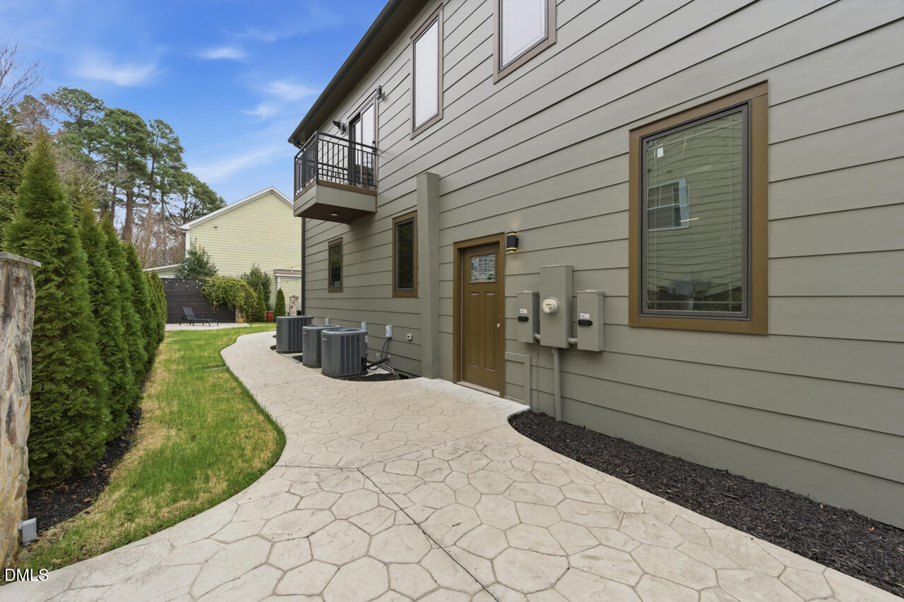 3315 Denada Path Property Photo 57