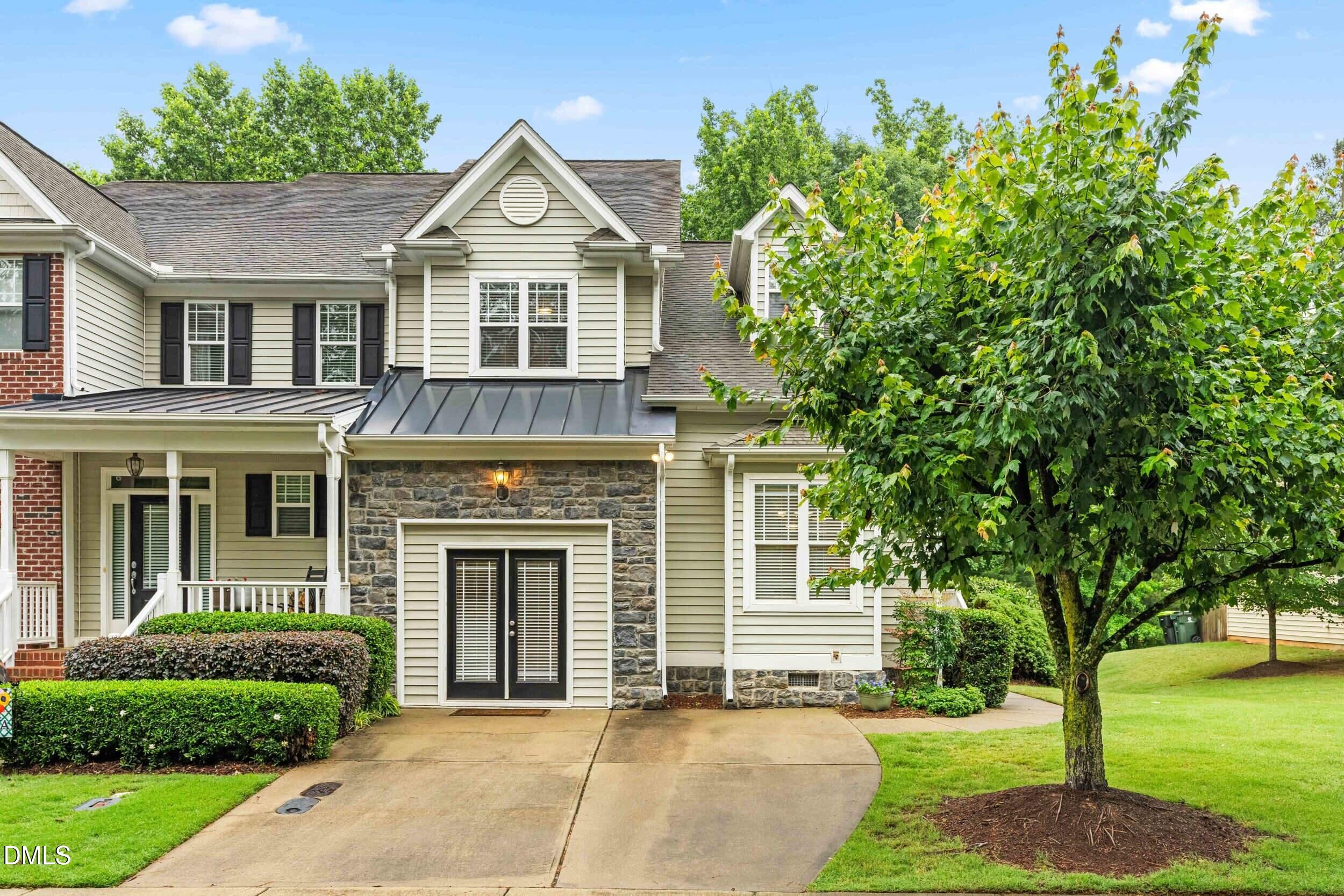 112 River Dell Townes Avenue