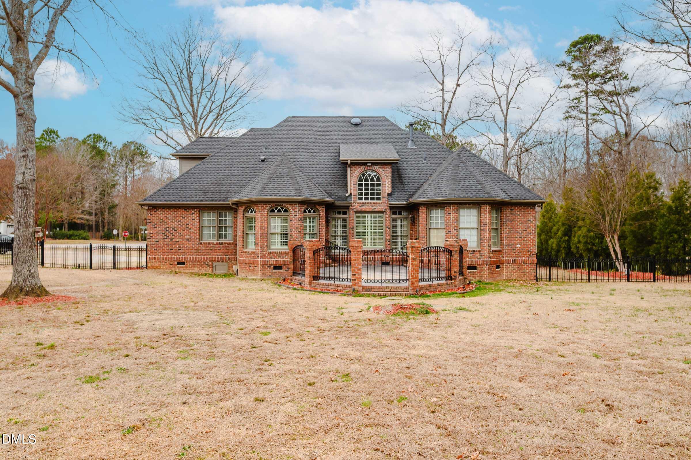 2801 Stonewalk Court Property Photo 4
