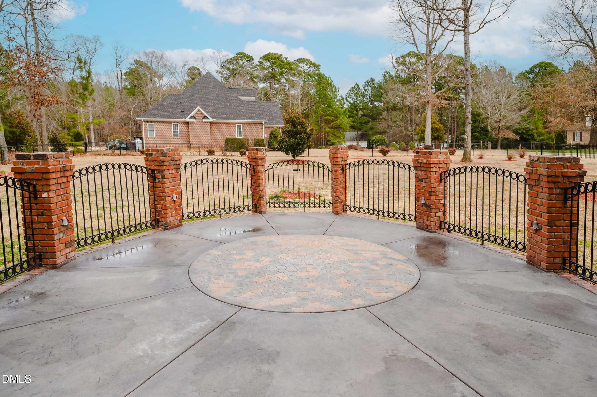 2801 Stonewalk Court Property Photo 8