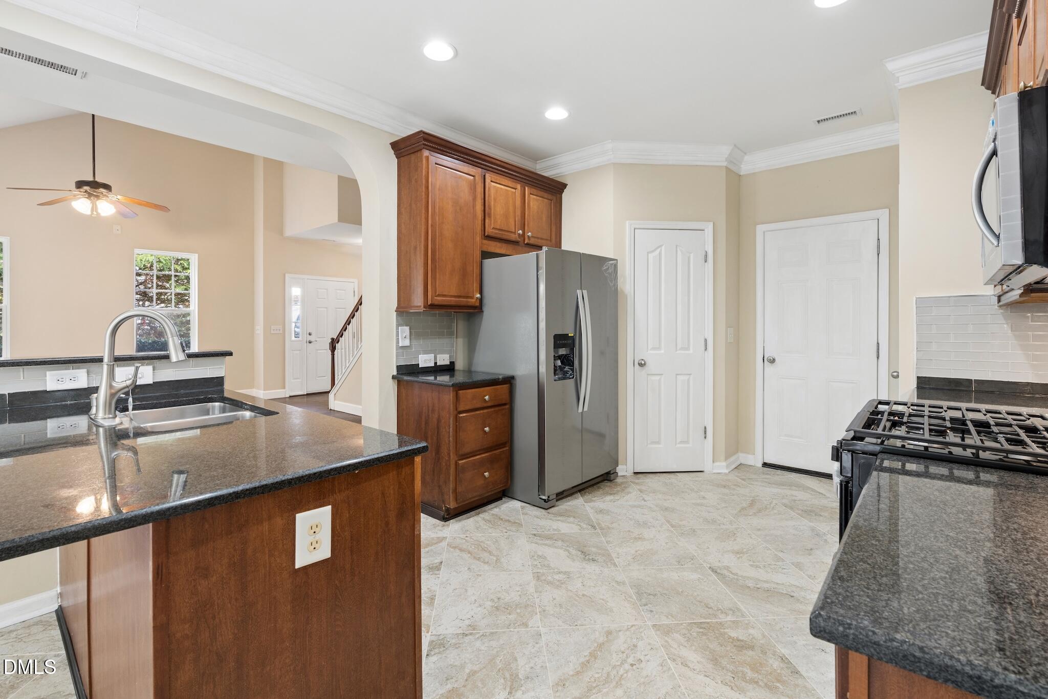 613 Abbey Hall Way Property Photo 9