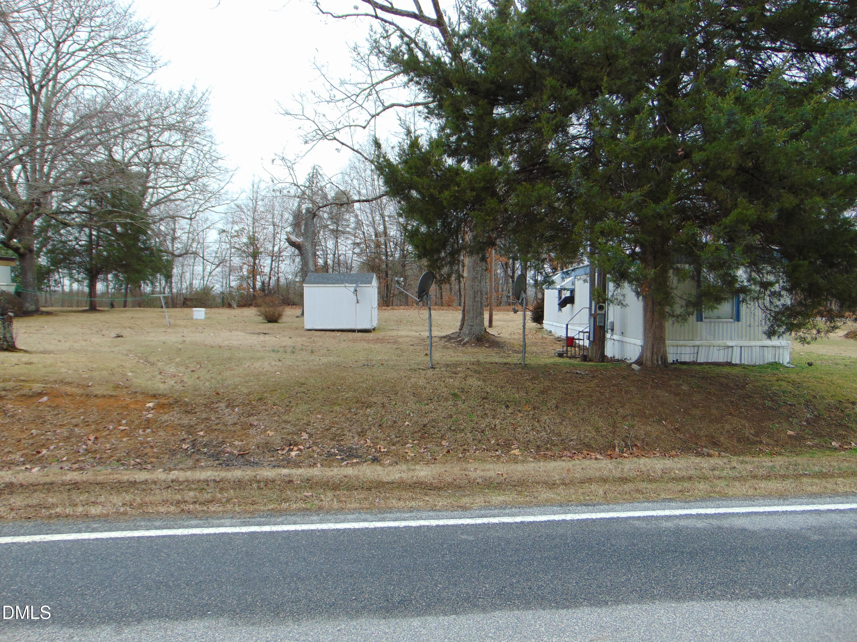96 Pelham Loop Rd Property Photo 2