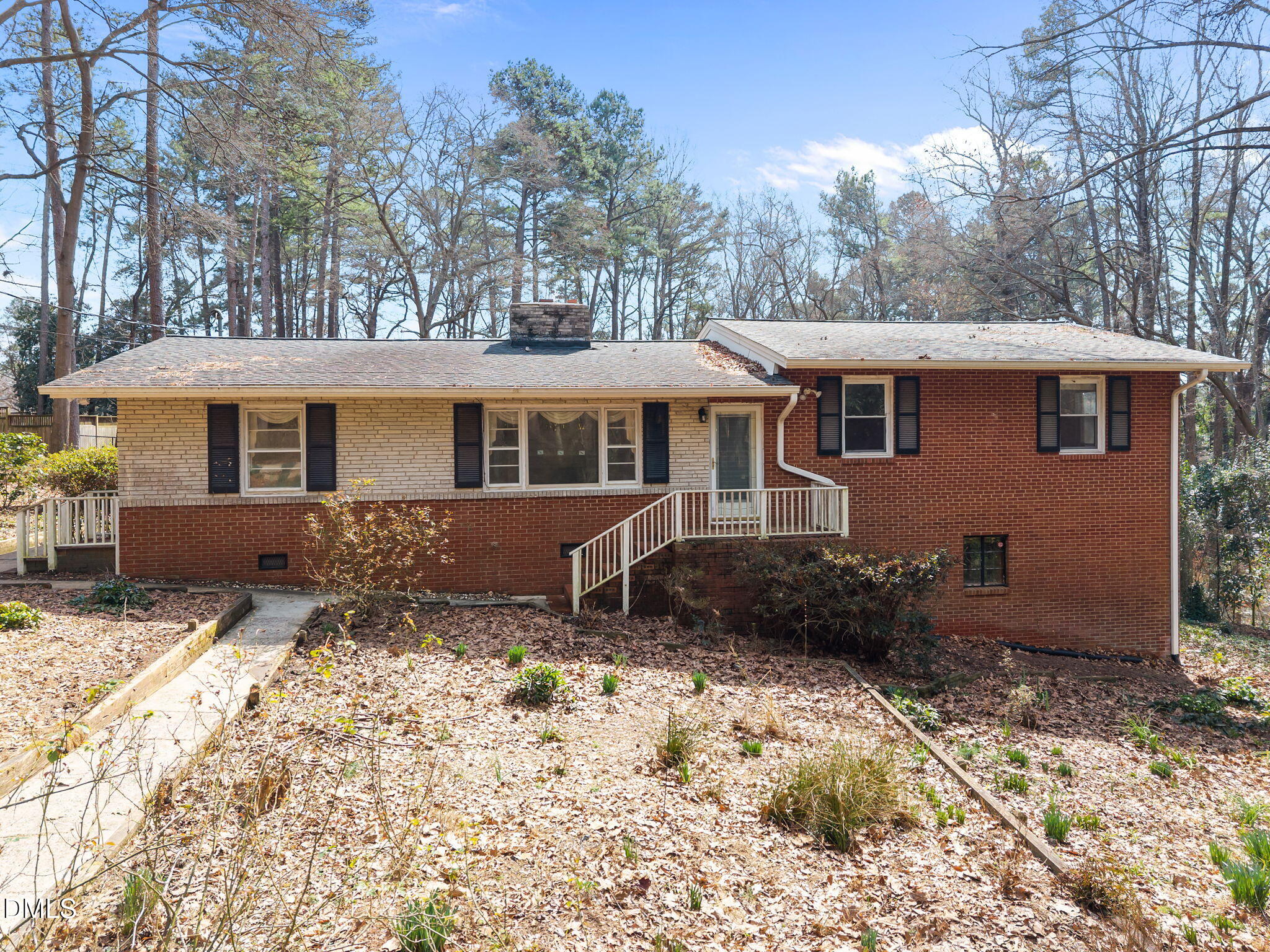 2009 Philcrest Road Property Photo 1