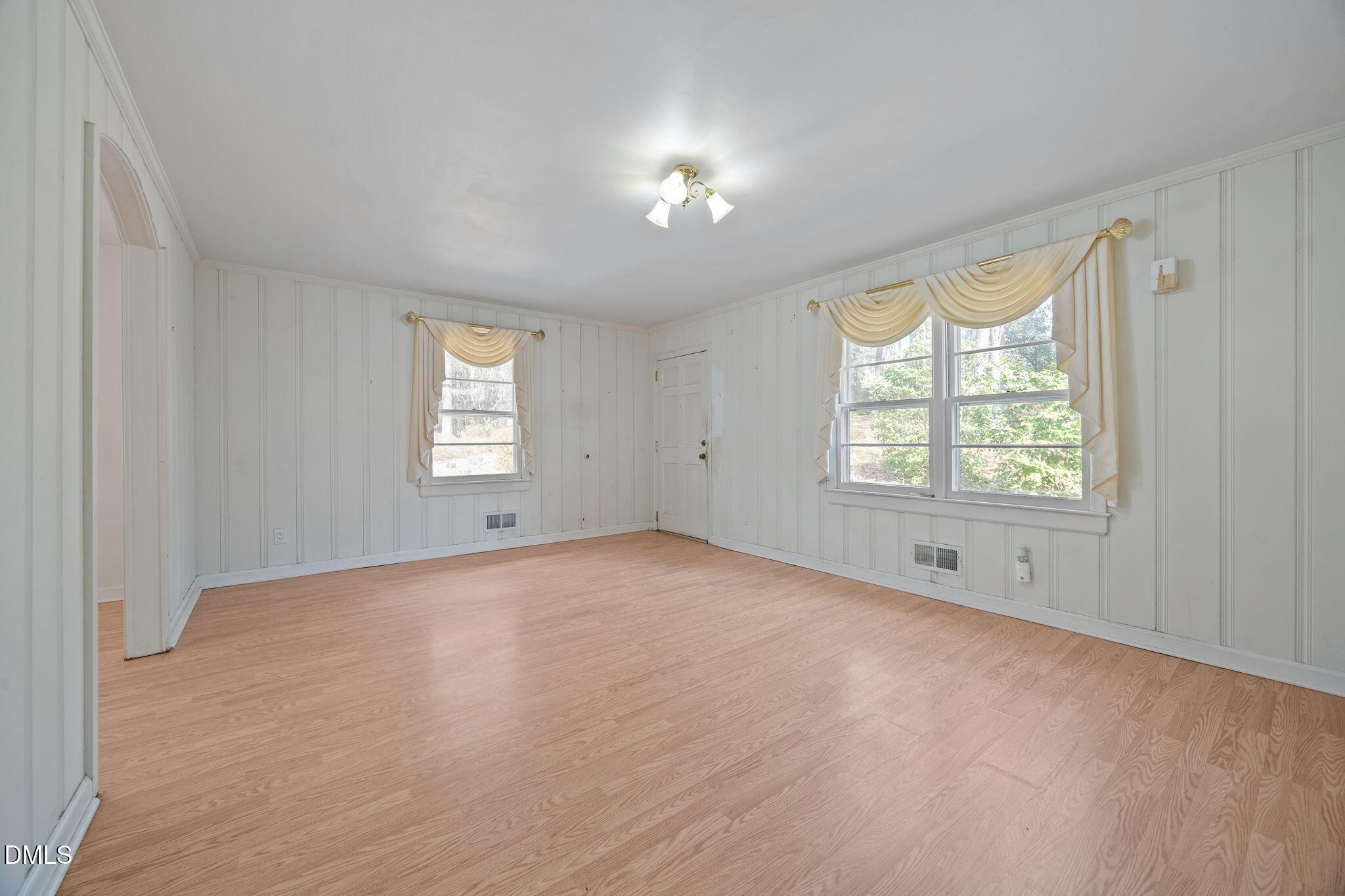 2009 Philcrest Road Property Photo 5