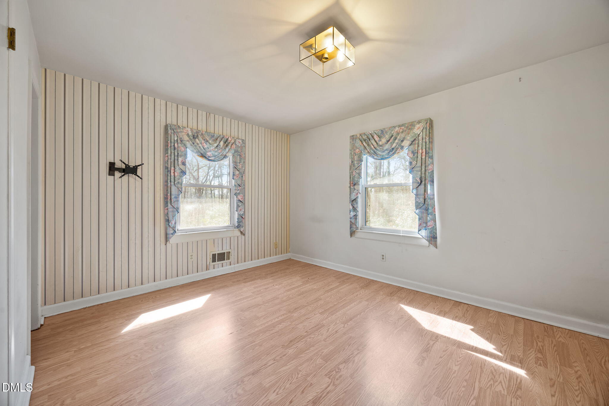 2009 Philcrest Road Property Photo 15