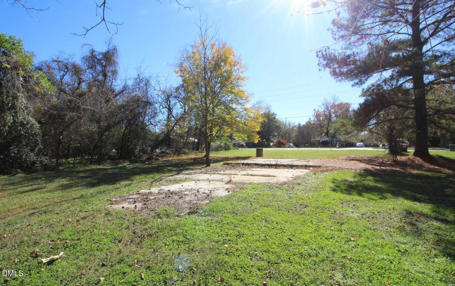 936 W Holly Springs Road Property Photo 3