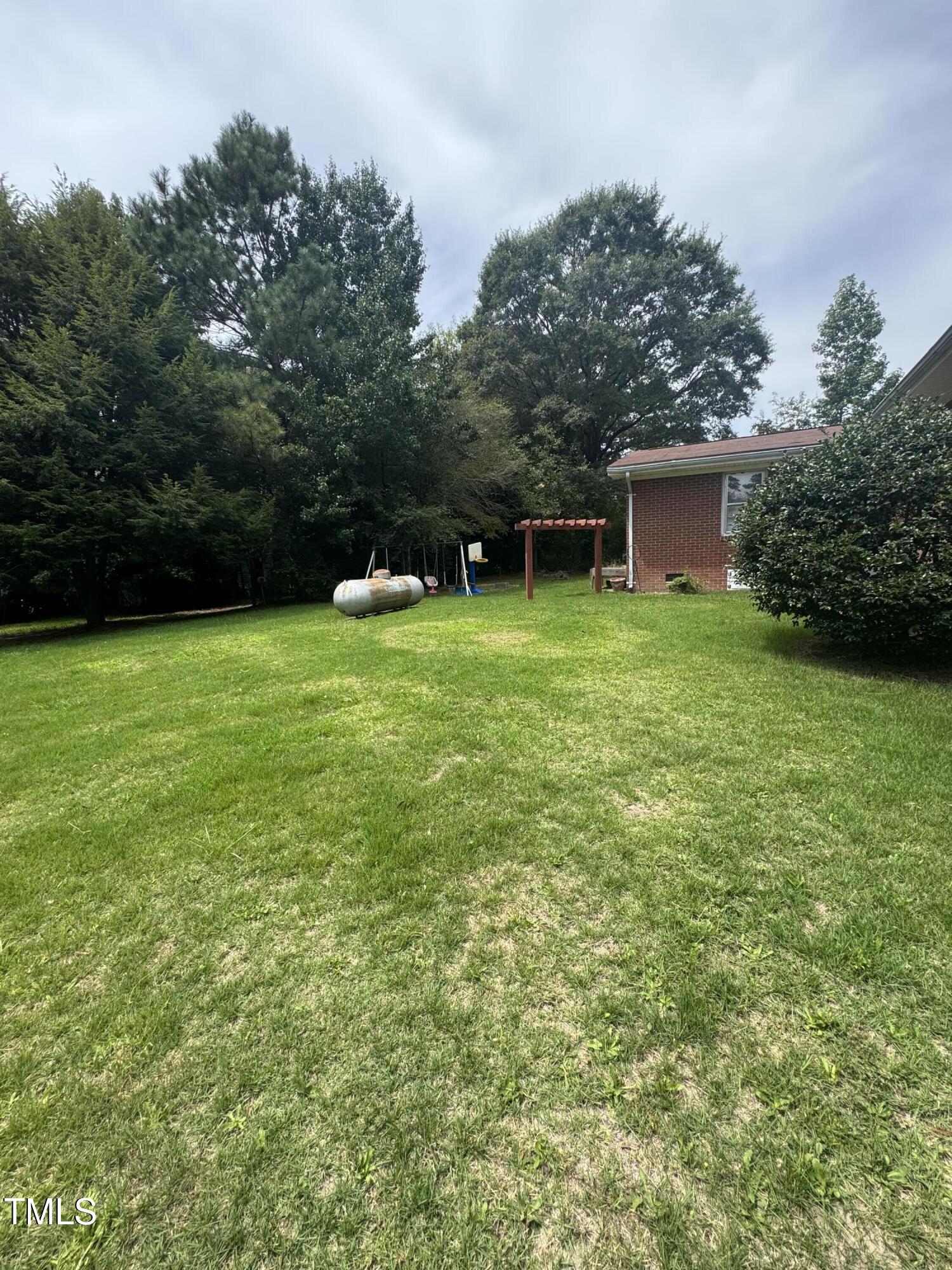 9729 Clayton Boulevard Property Photo 3