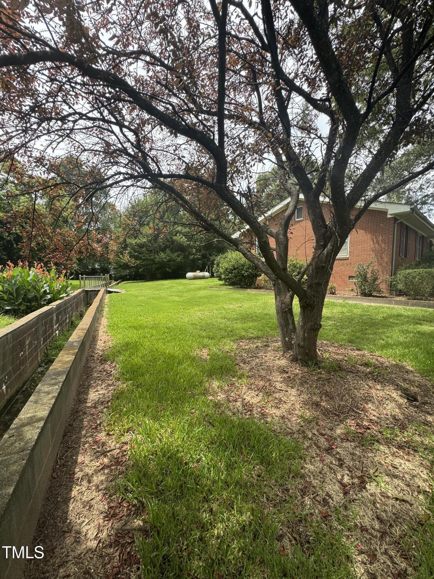9729 Clayton Boulevard Property Photo 4
