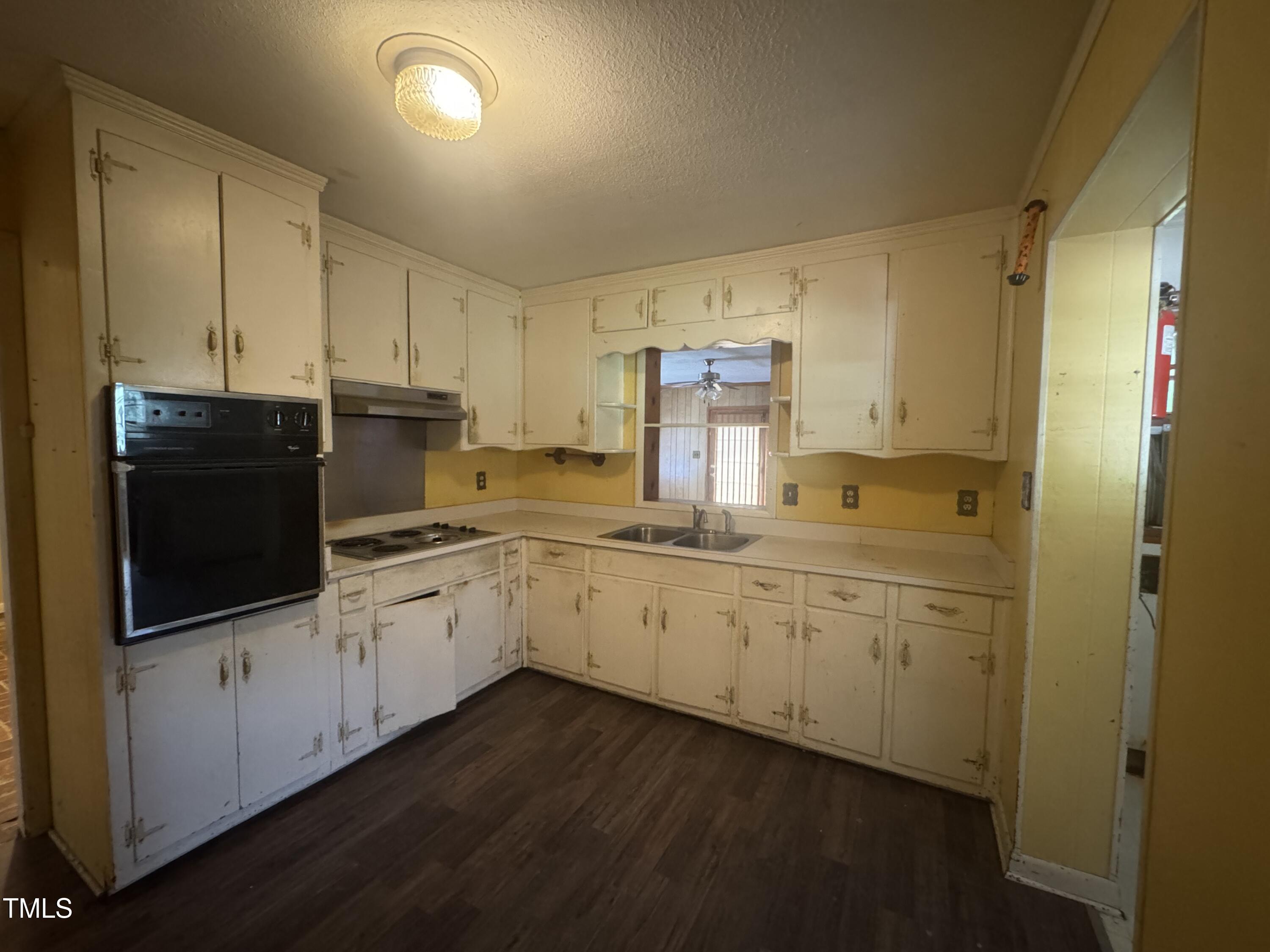 9729 Clayton Boulevard Property Photo 11