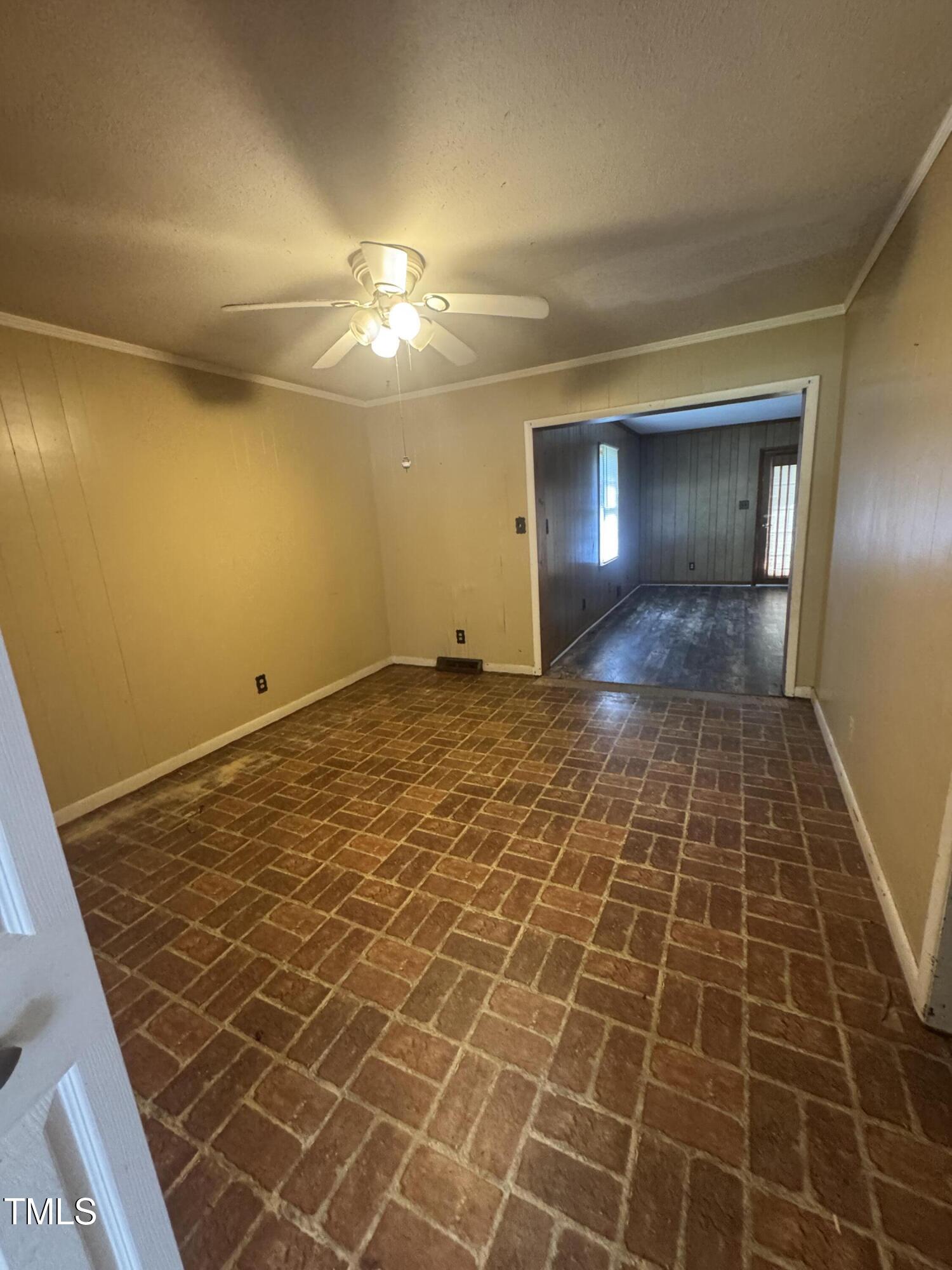 9729 Clayton Boulevard Property Photo 12