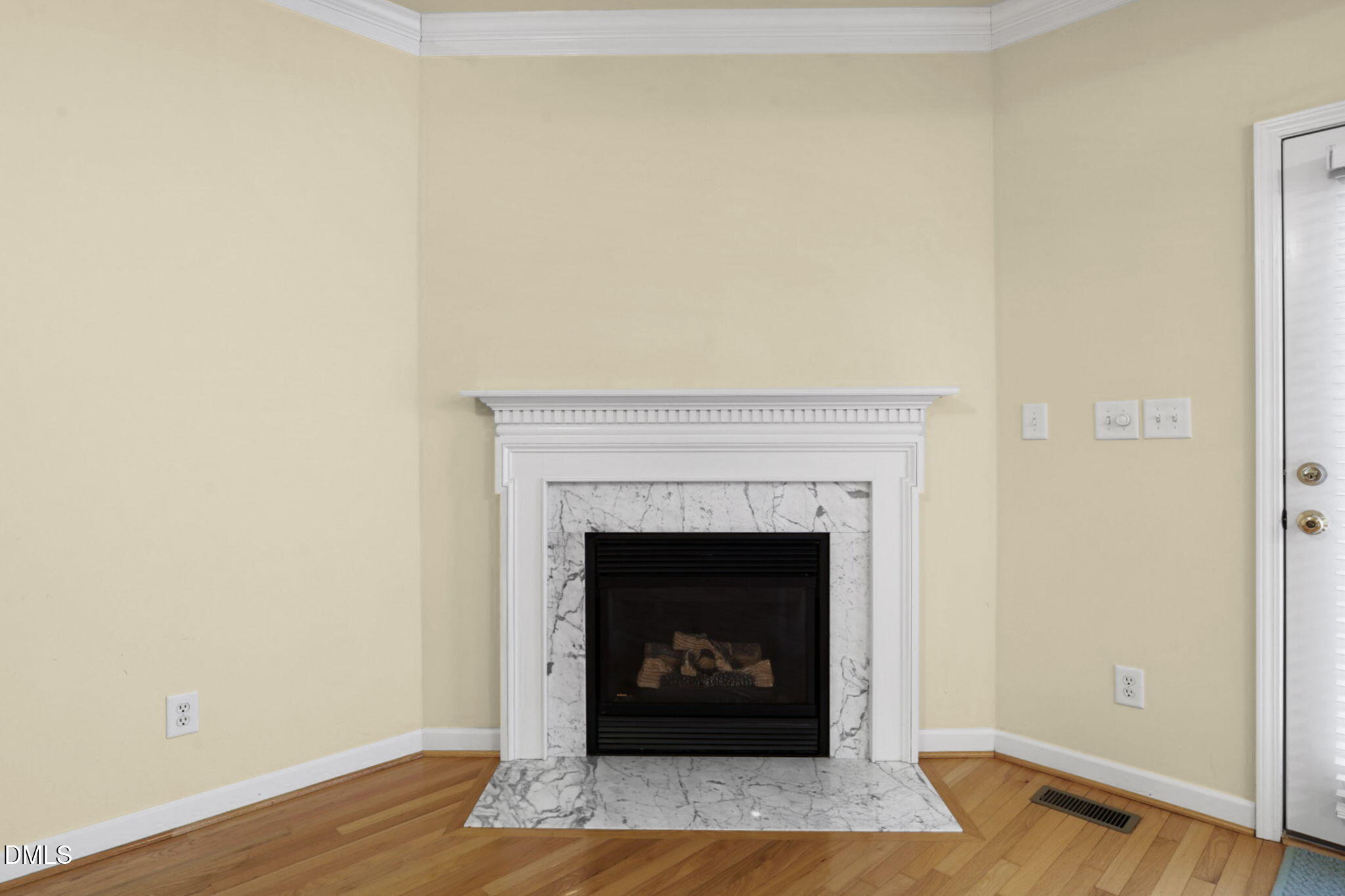 4609 Asterwood Drive Property Photo 8