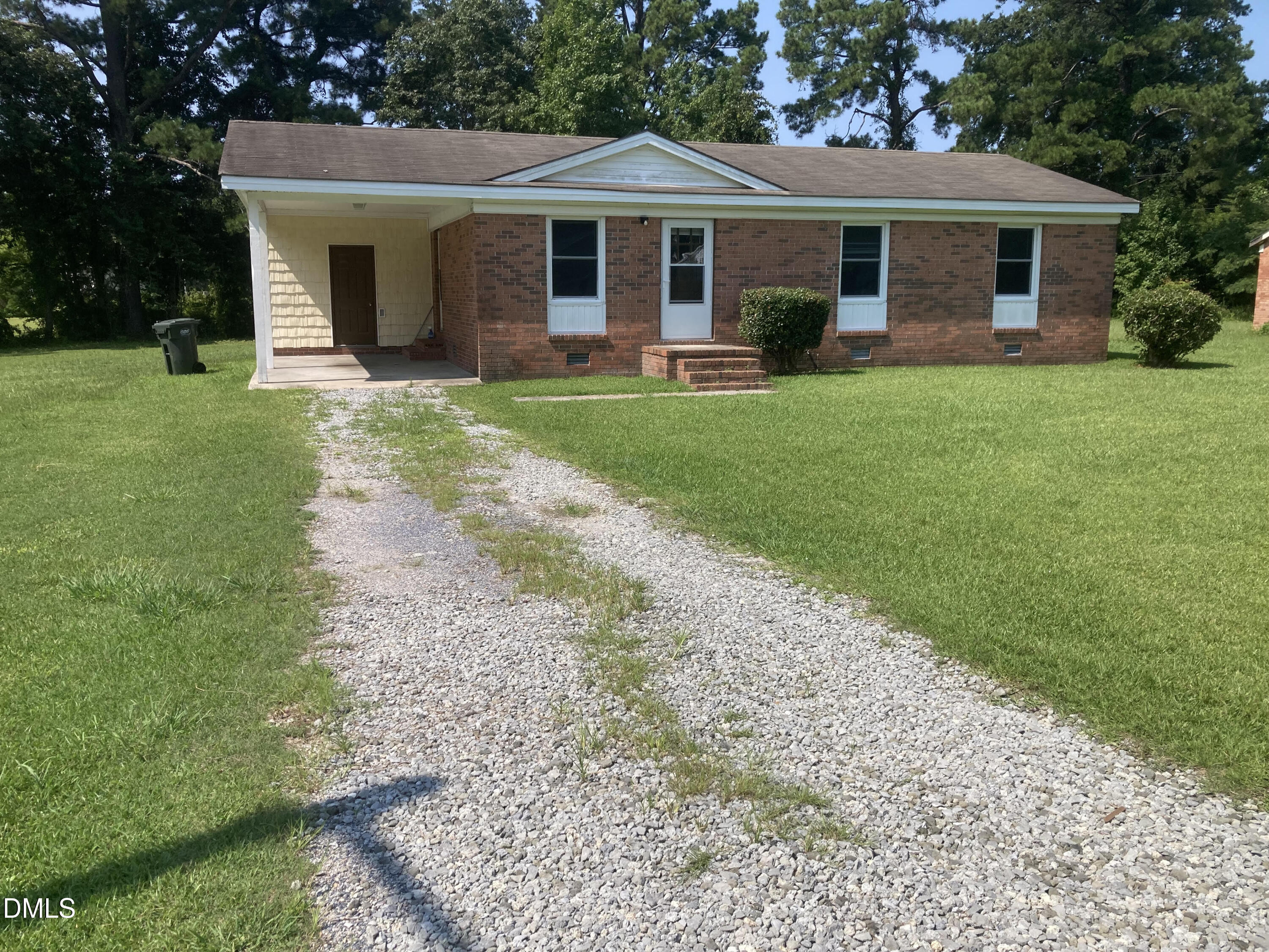 1405 Mockingbird Lane Property Photo 1