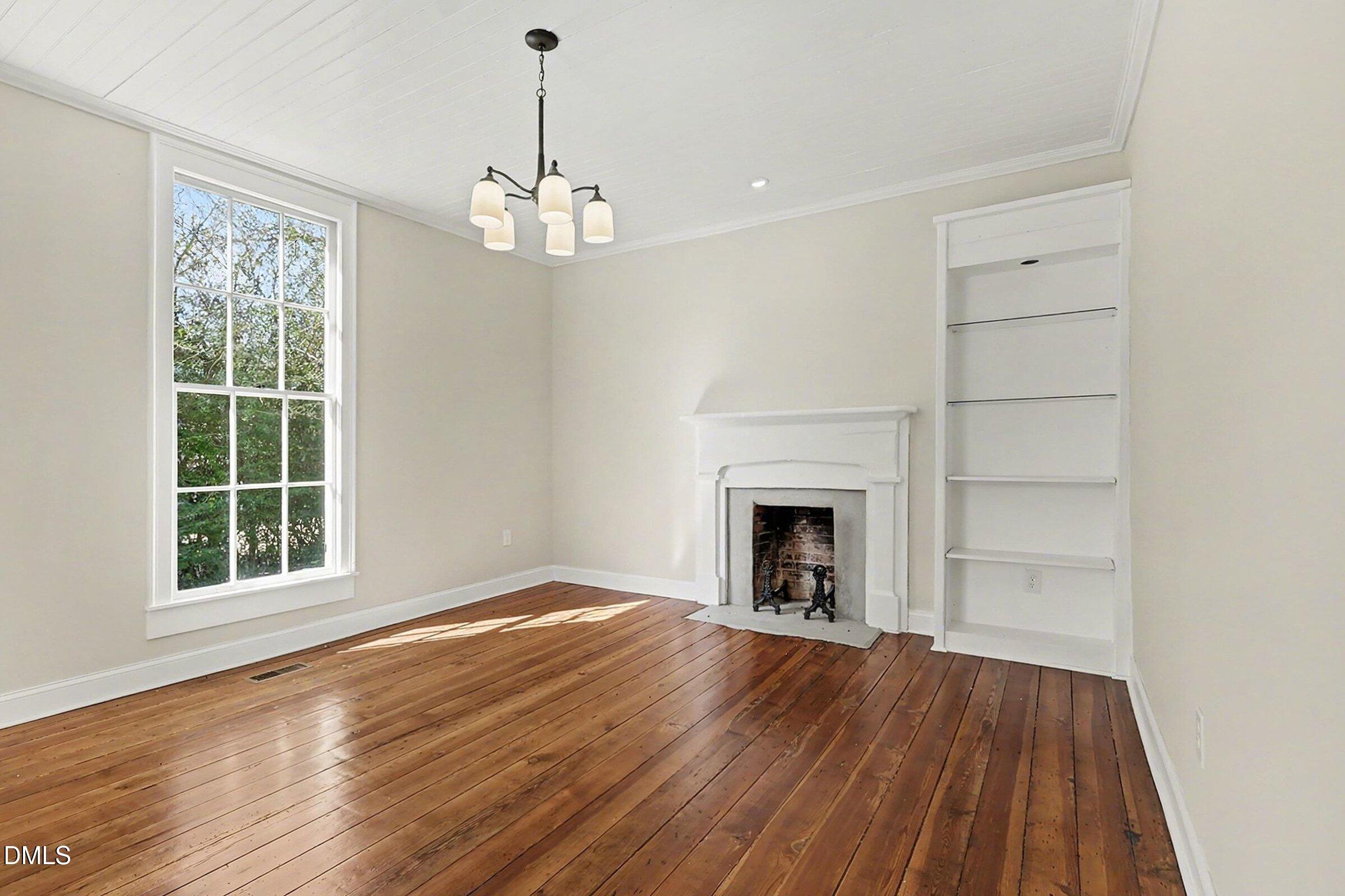 321 E Branch Street Property Photo 9