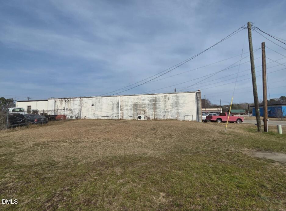 300 W Seaboard Street Property Photo 4