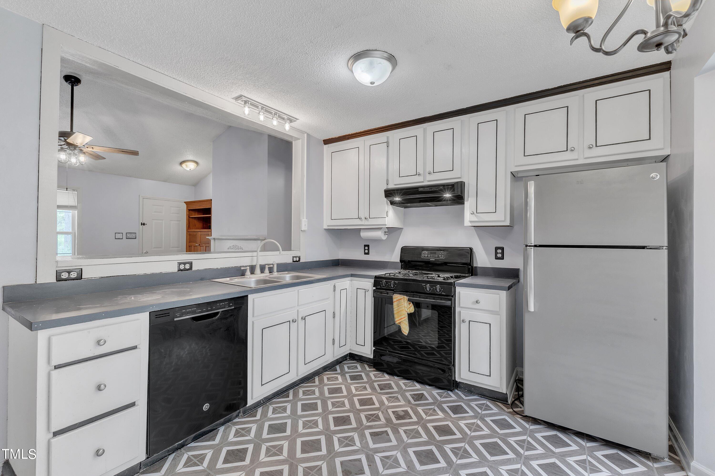 308 Deep Creek Drive Property Photo 10