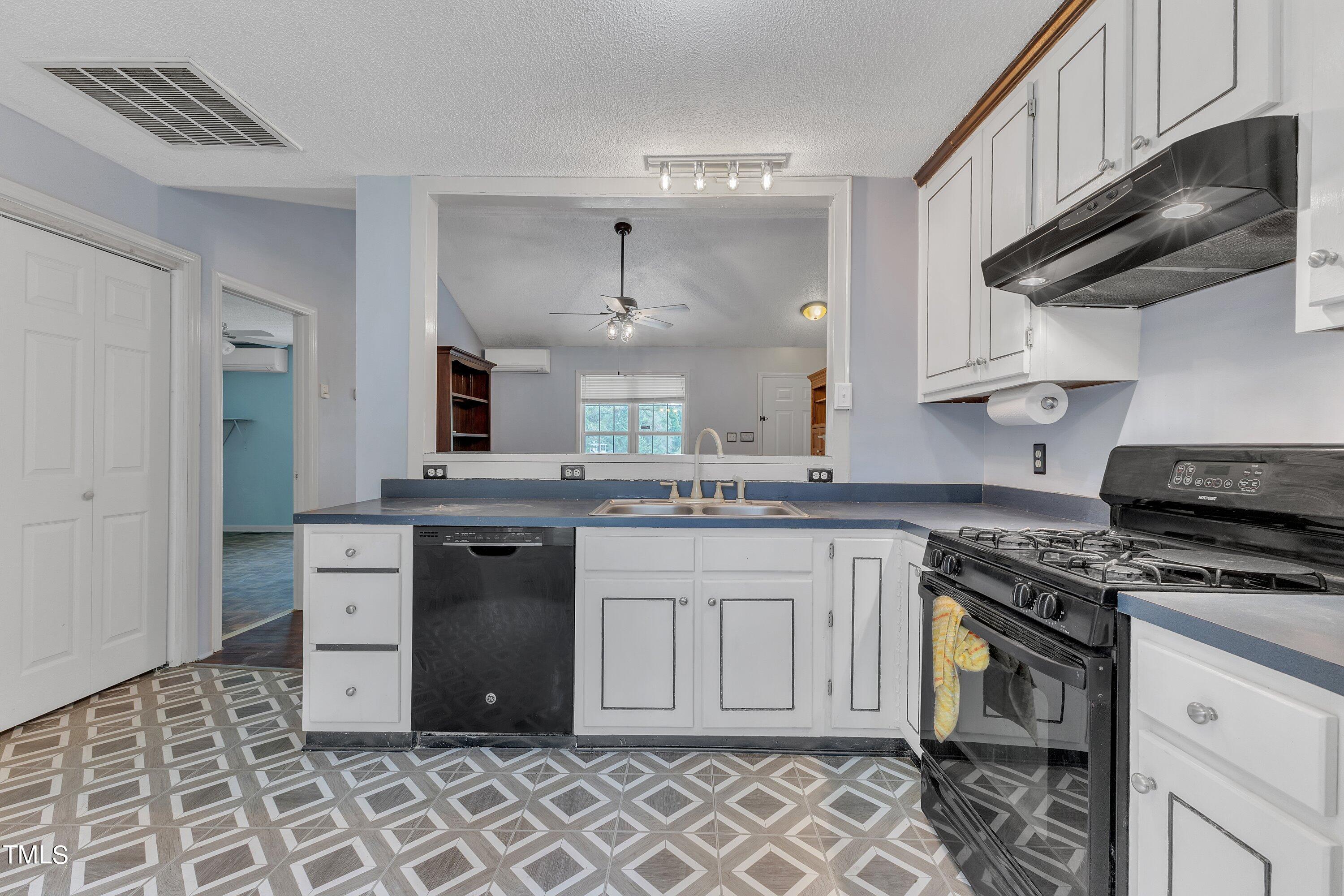 308 Deep Creek Drive Property Photo 11
