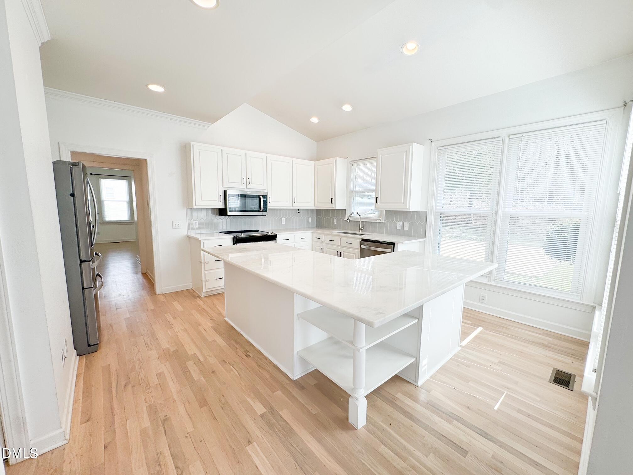 120 Denada Path Property Photo 12