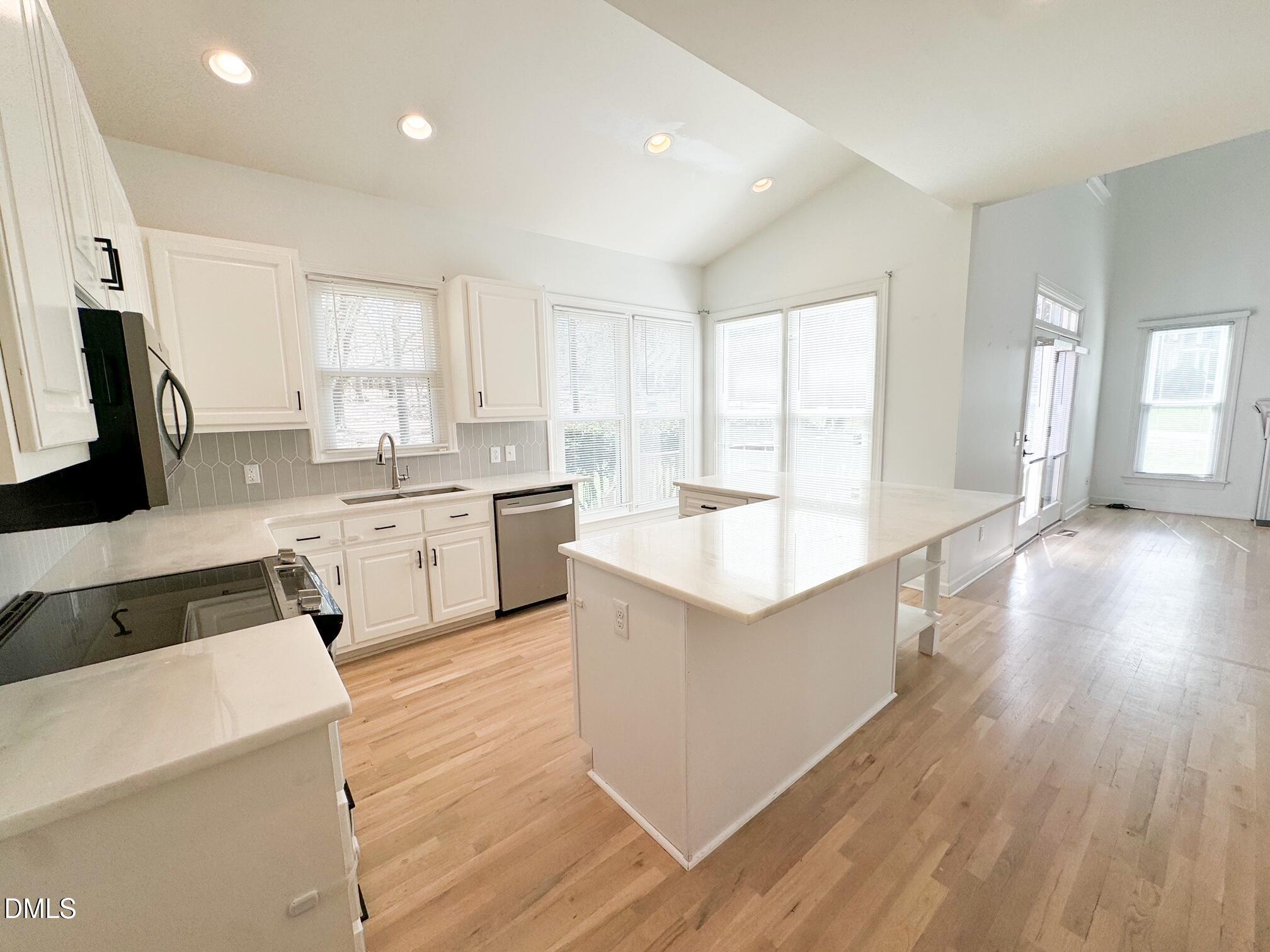 120 Denada Path Property Photo 17