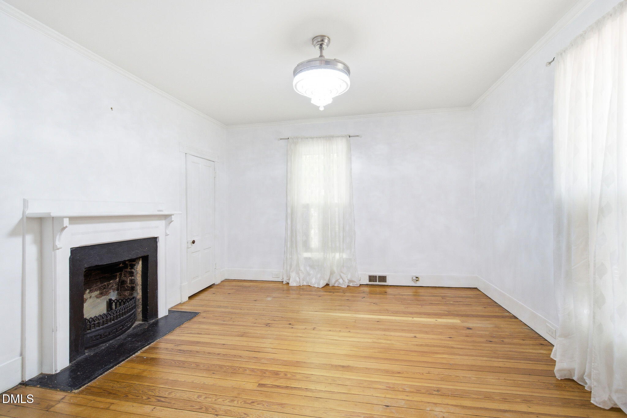 916 W Davis Street Property Photo 30