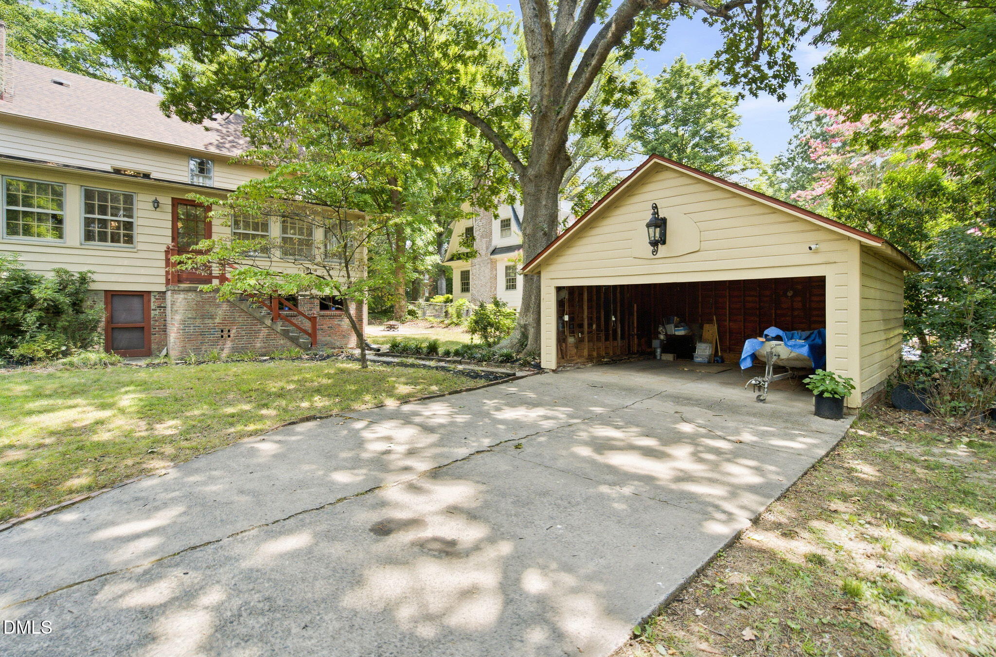 916 W Davis Street Property Photo 38
