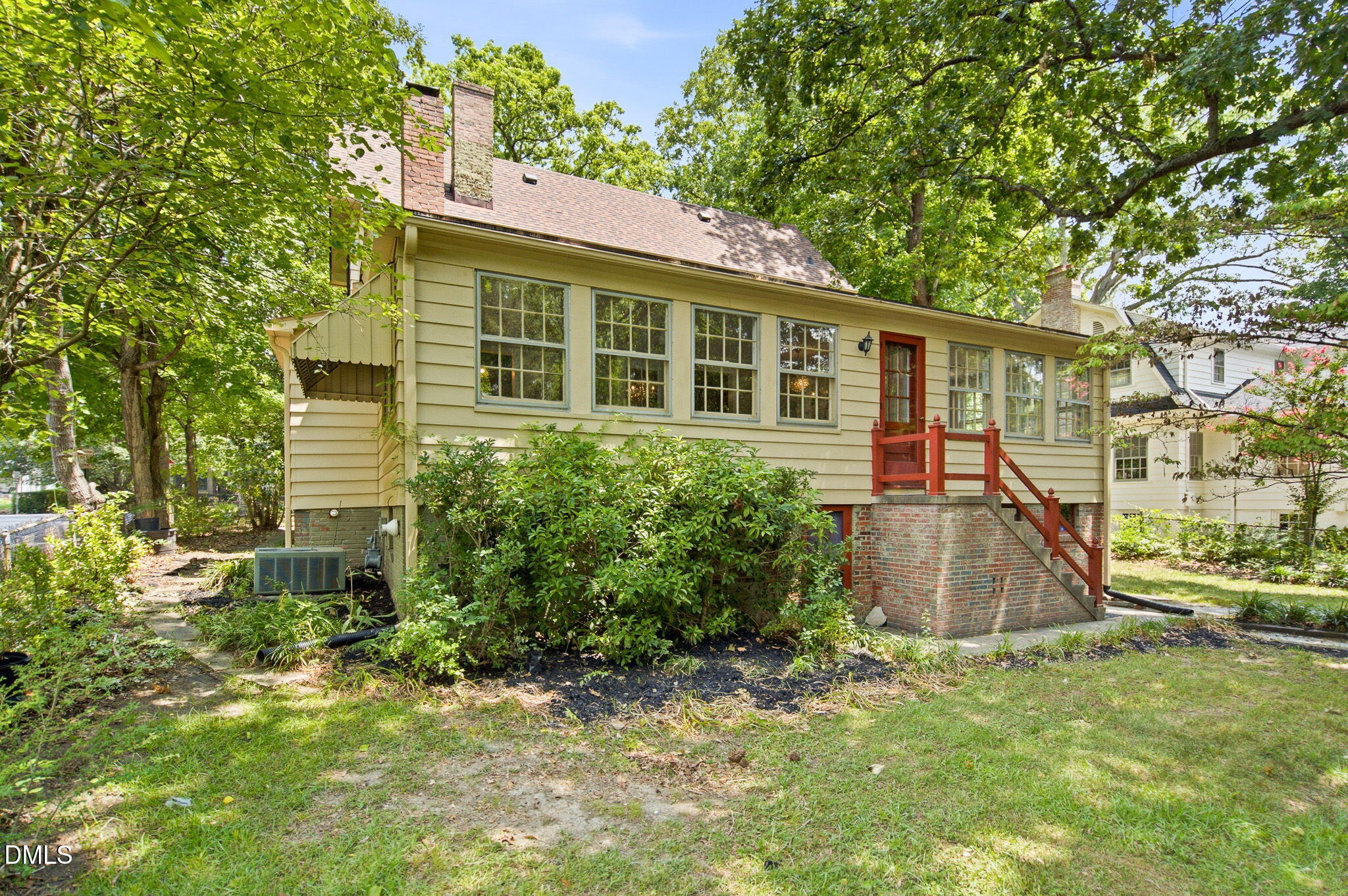 916 W Davis Street Property Photo 39