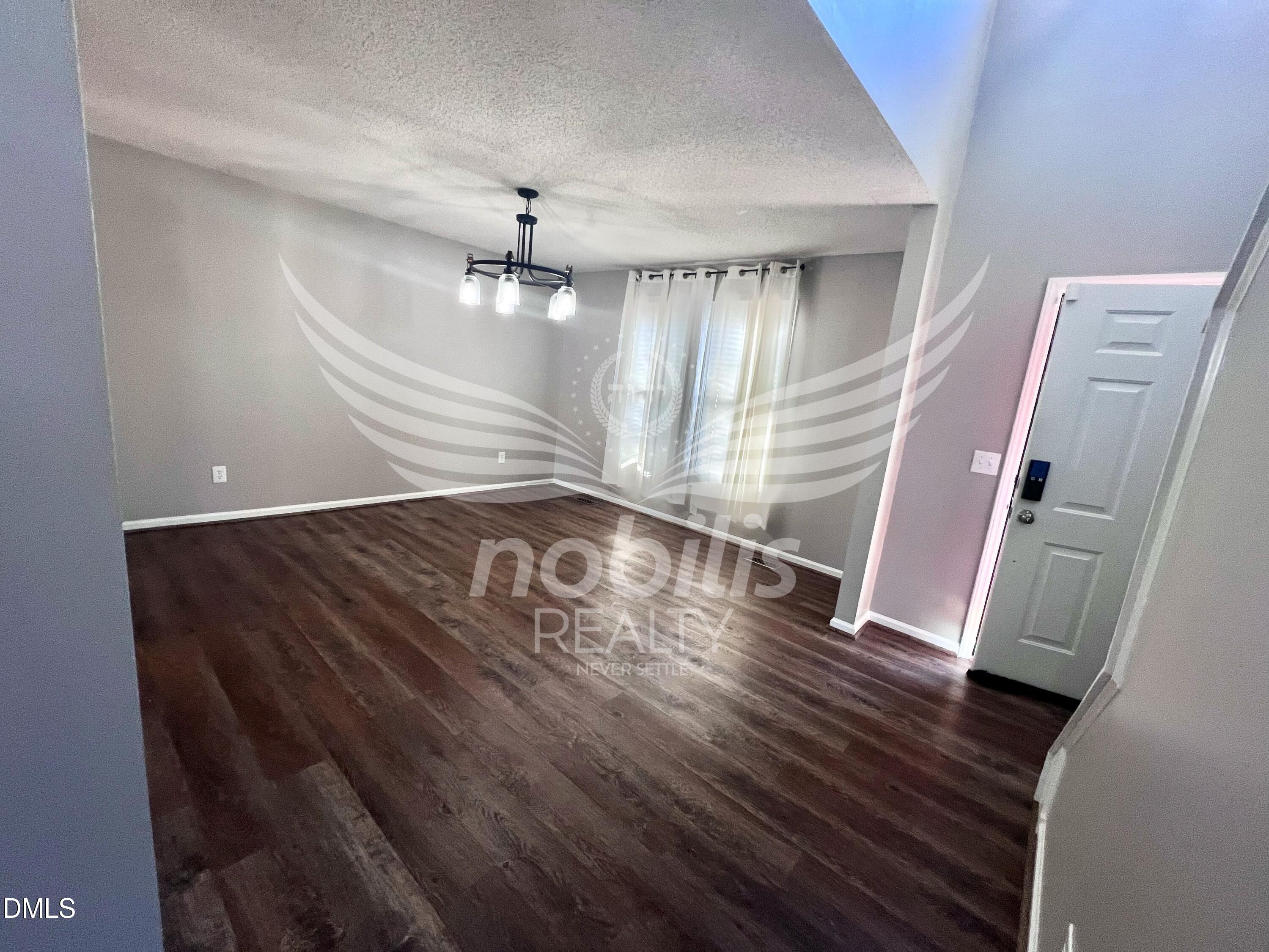 803 Yorkshire Drive Property Photo 2