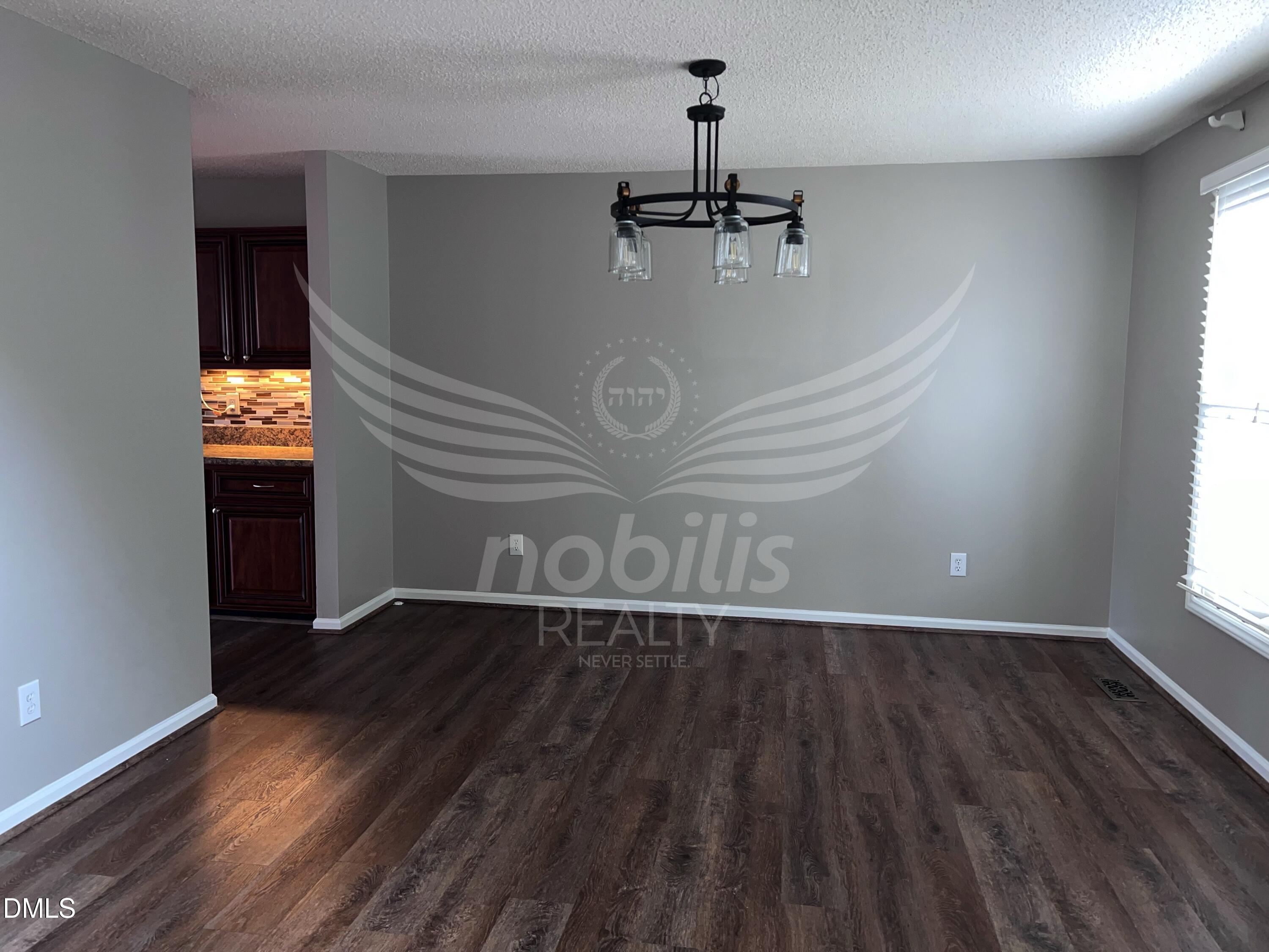 803 Yorkshire Drive Property Photo 3