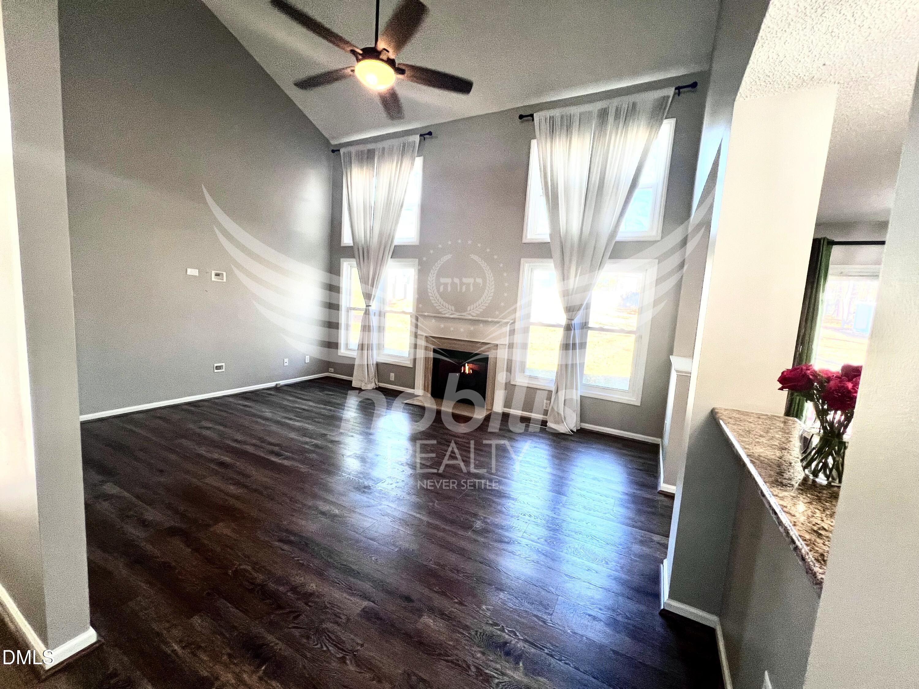 803 Yorkshire Drive Property Photo 6