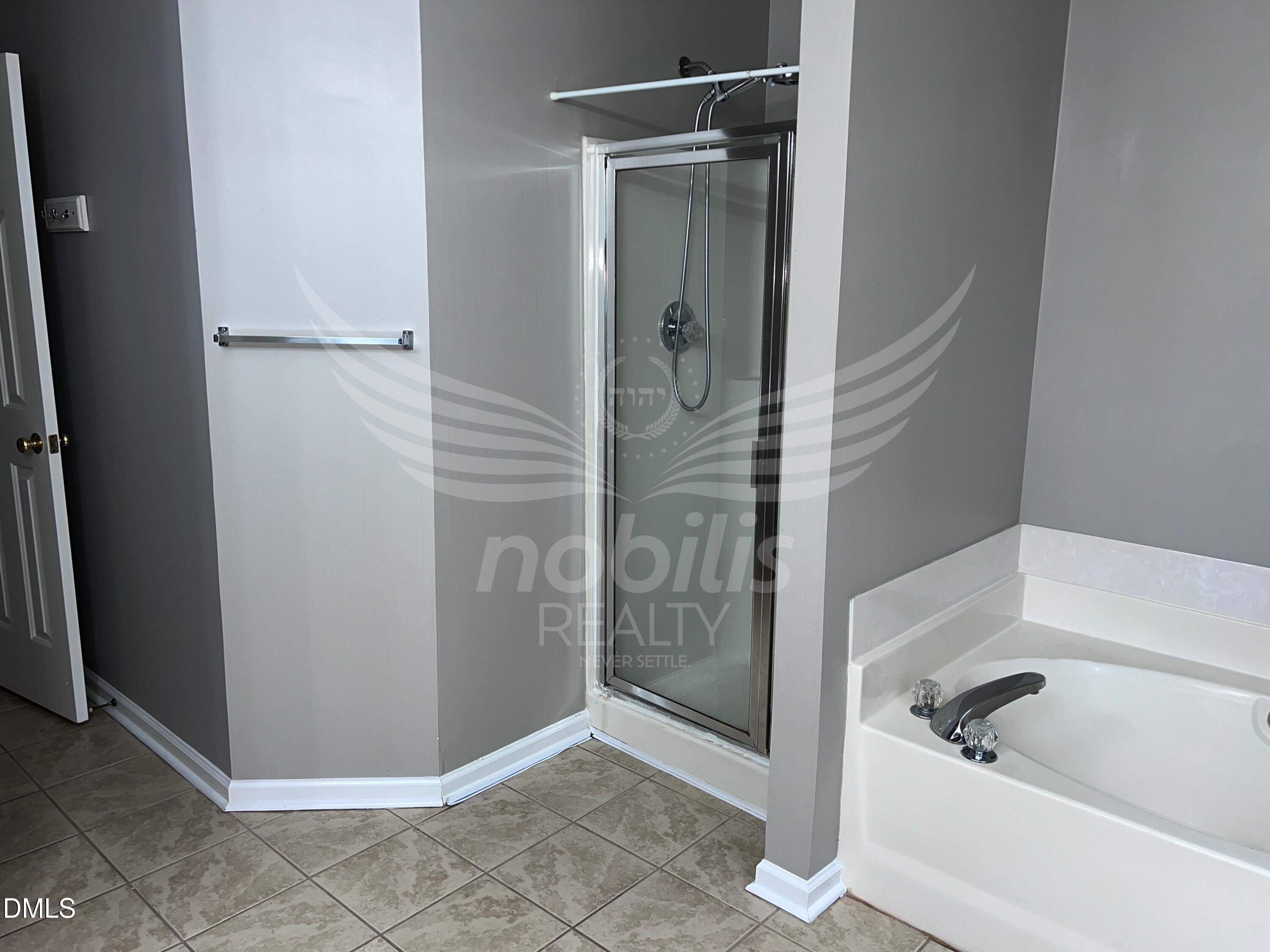 803 Yorkshire Drive Property Photo 8