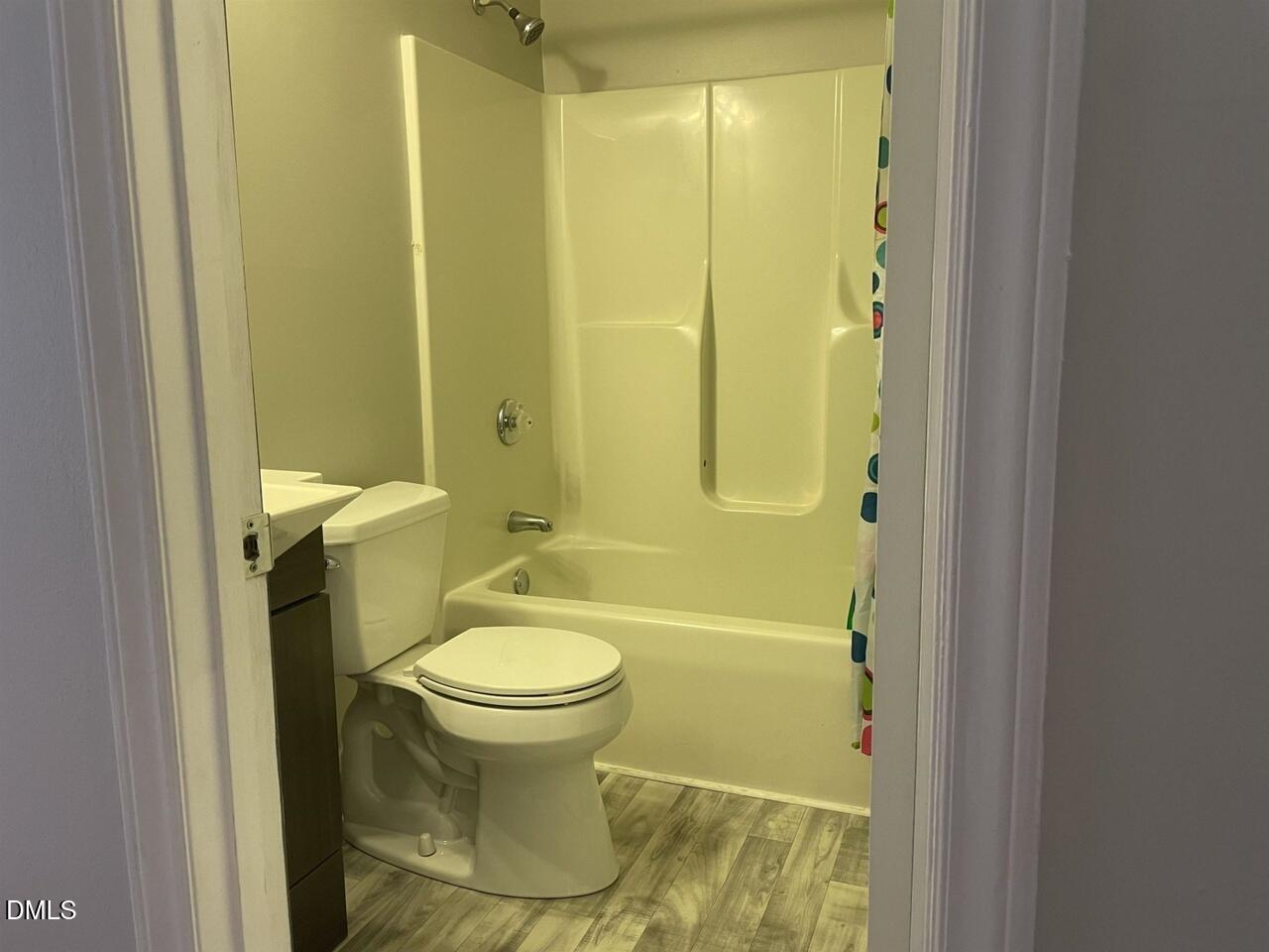 201 Denver Ave Property Photo 3