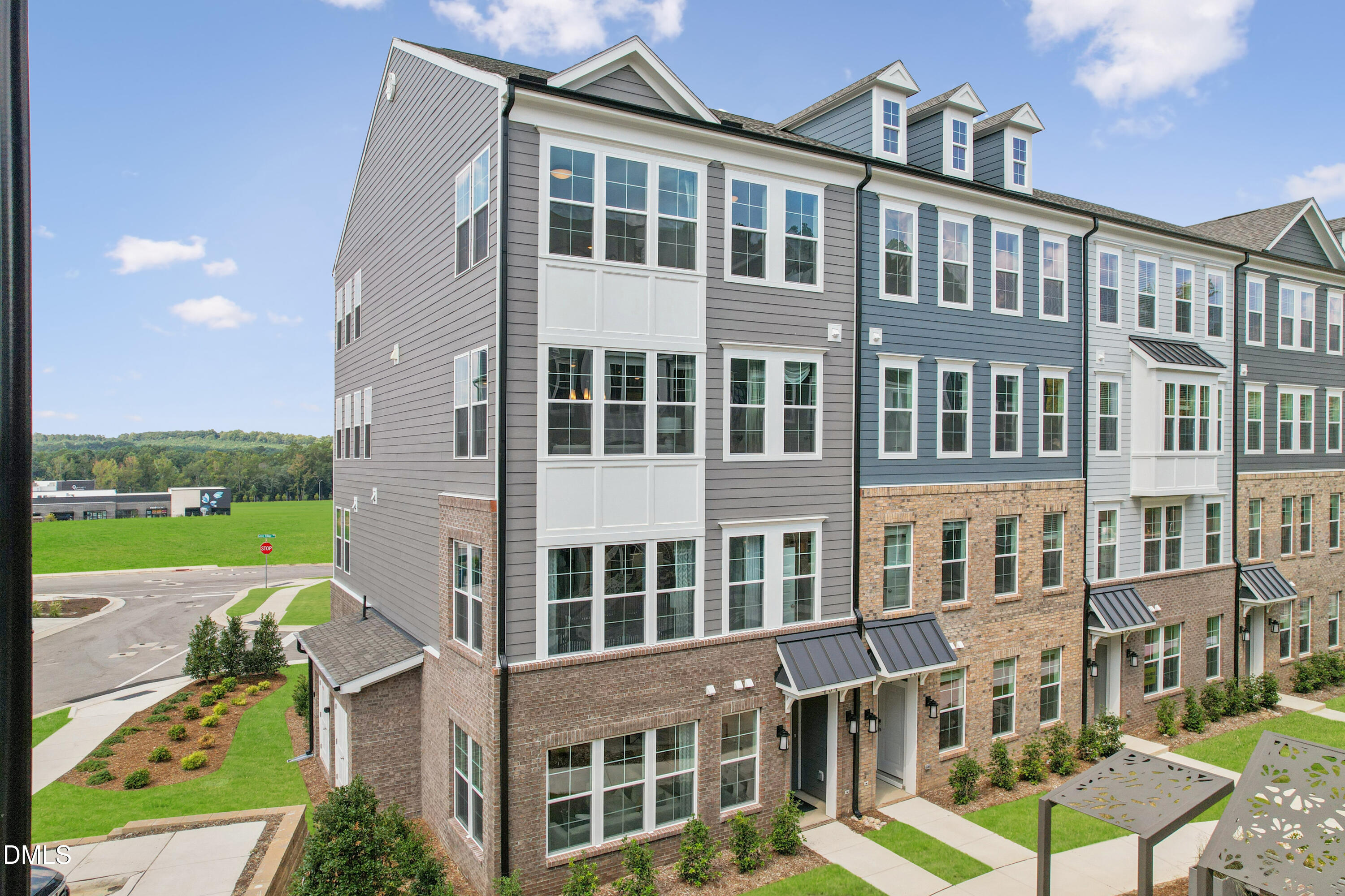 424 Gaston Park Lane #100 Property Photo 1
