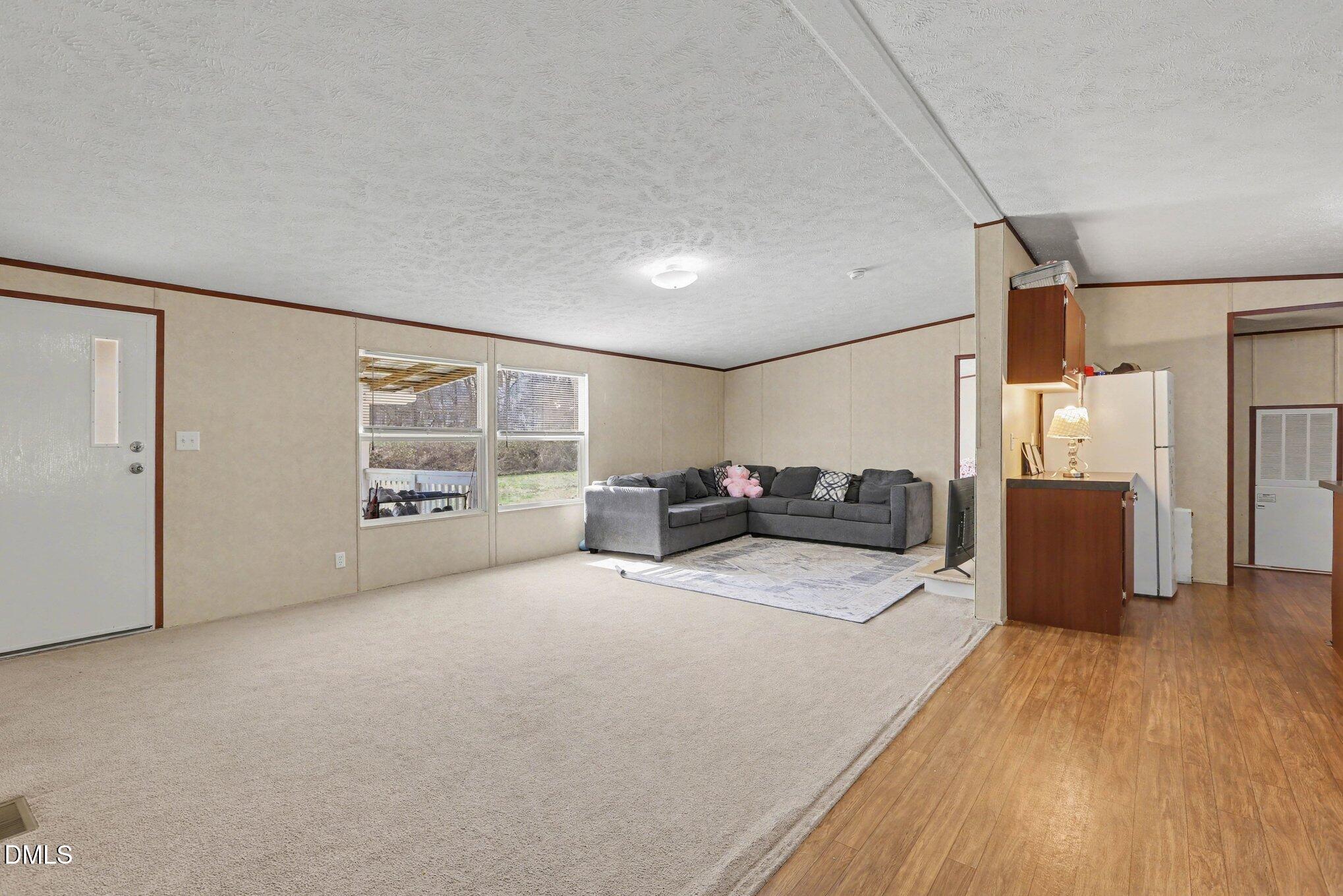 4963 Thom Road Property Photo 11