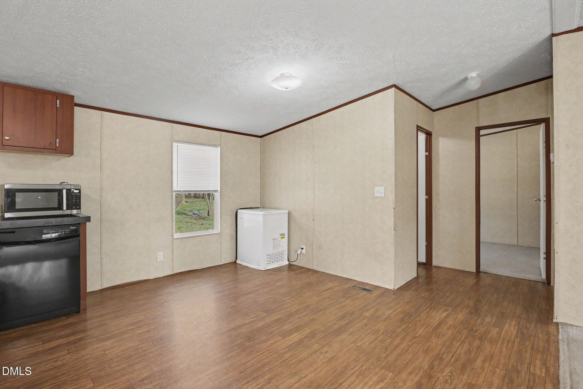 4963 Thom Road Property Photo 13