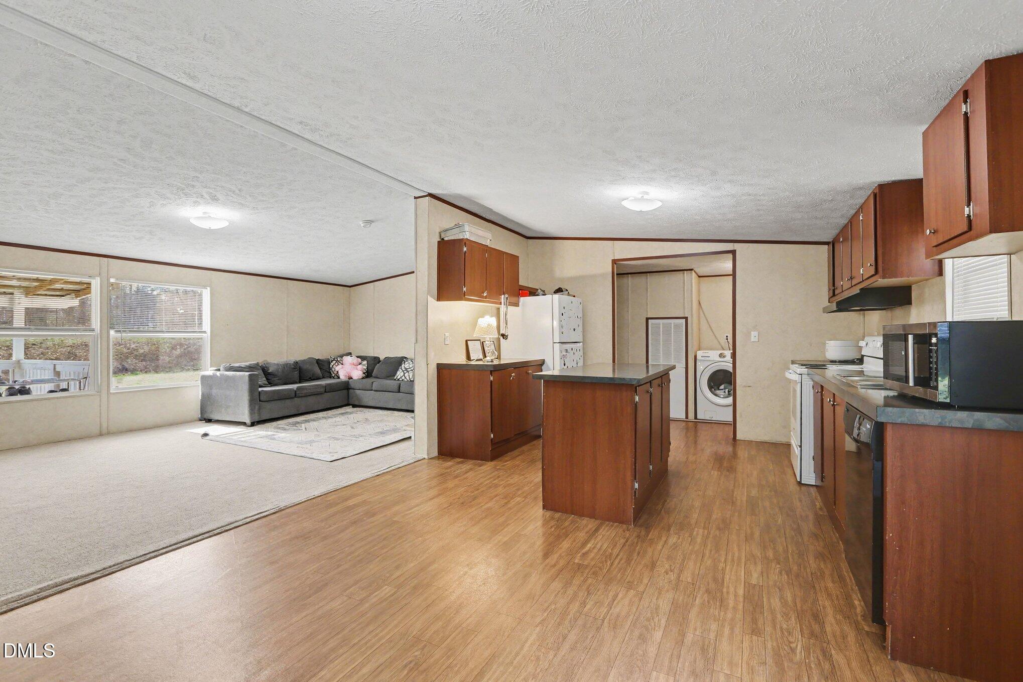 4963 Thom Road Property Photo 14