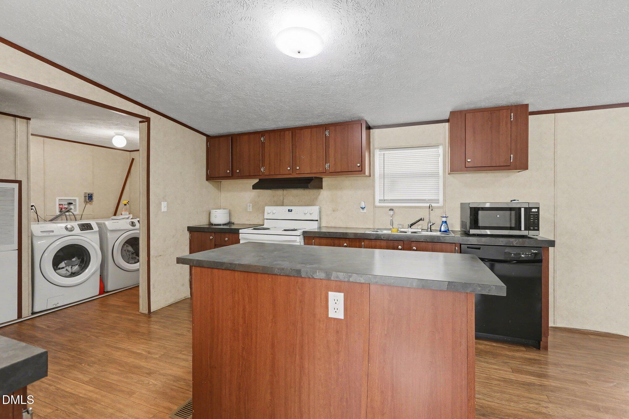 4963 Thom Road Property Photo 15