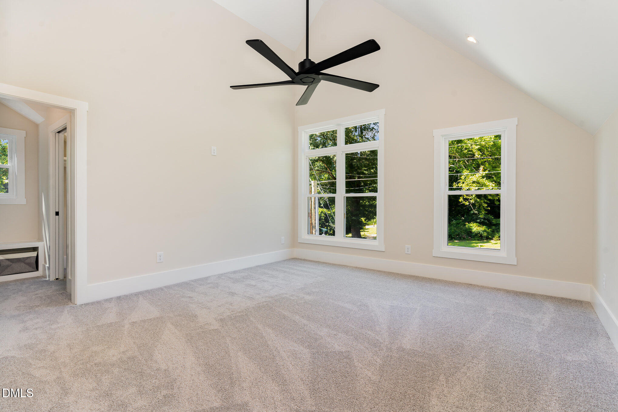 301 W College Street Property Photo 15