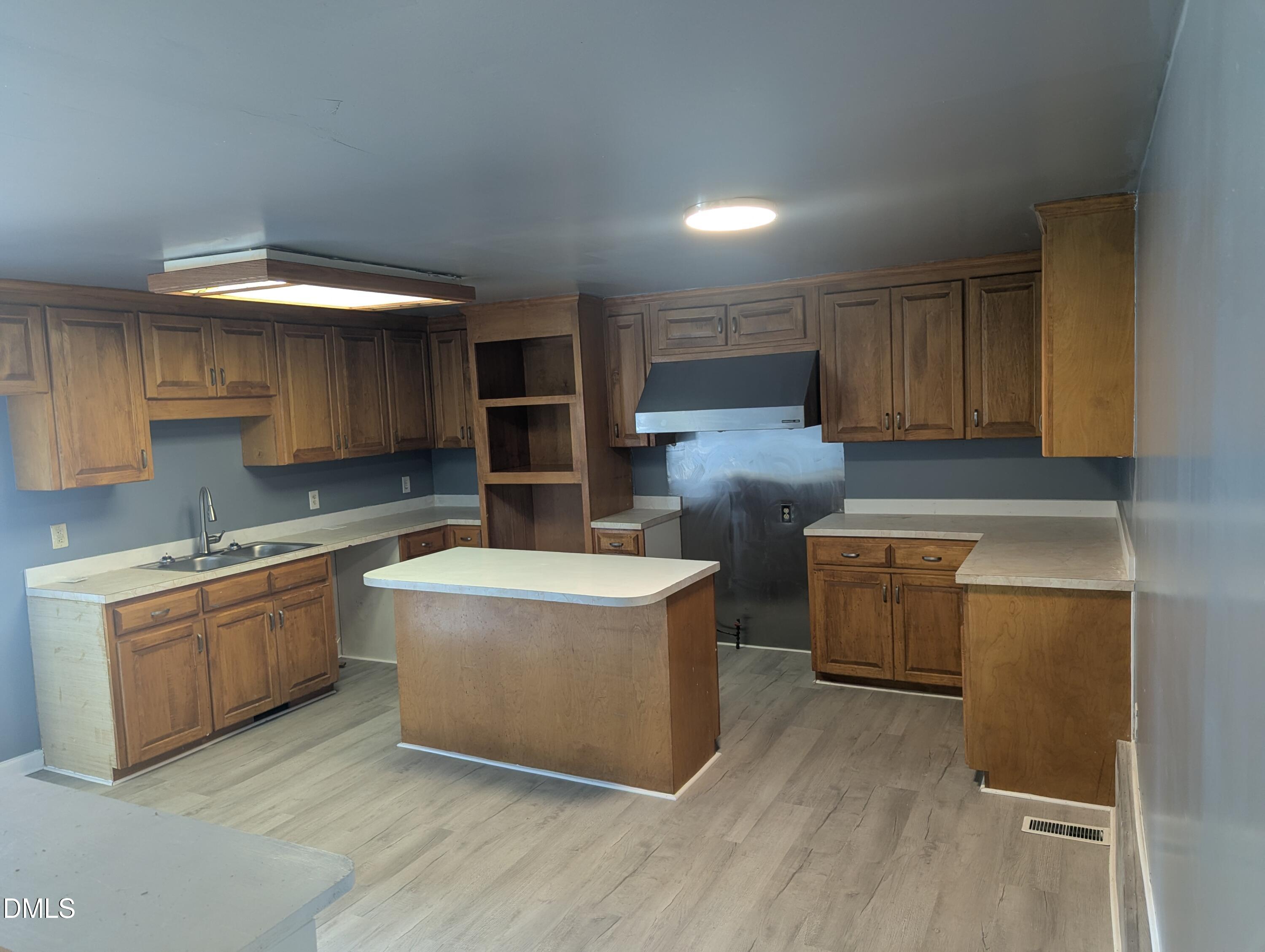 502 E Surles Street Property Photo 6