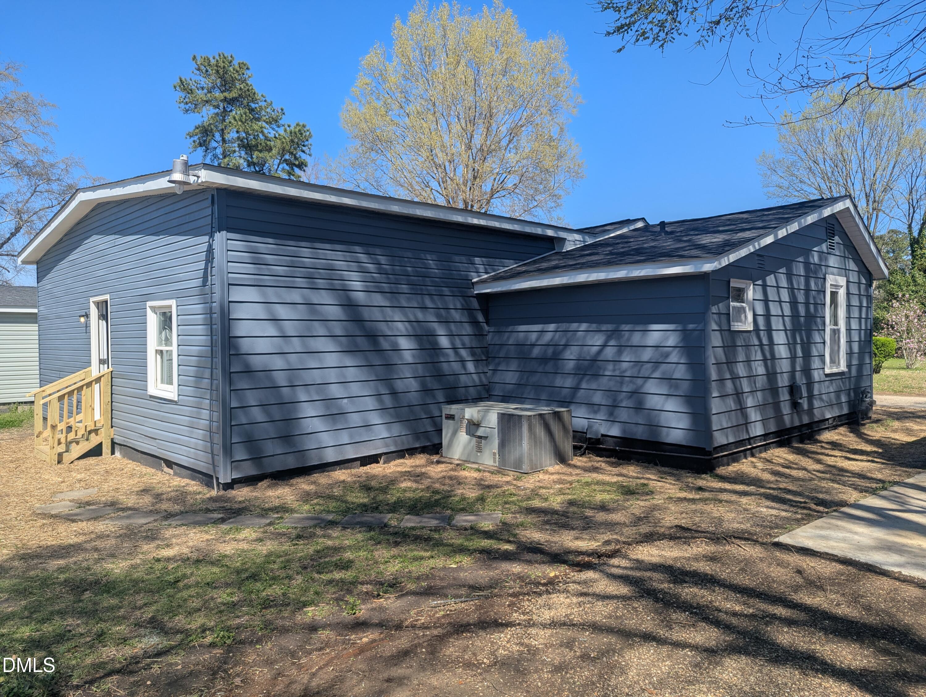 502 E Surles Street Property Photo 23