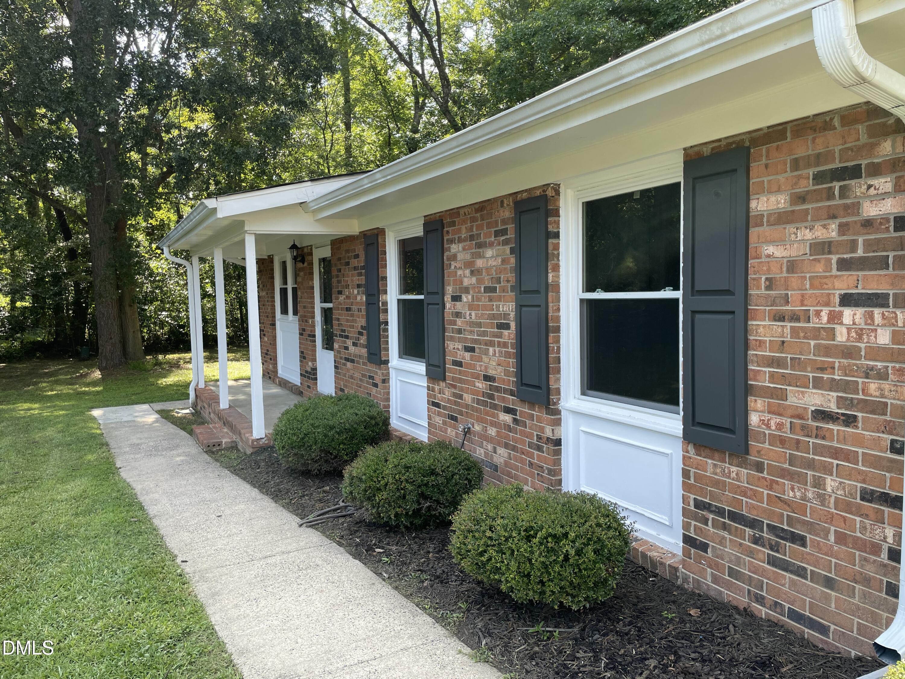 3406 Facade Street Property Photo 4