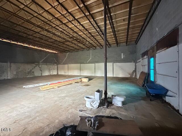 902 Douglas Street S Property Photo 10