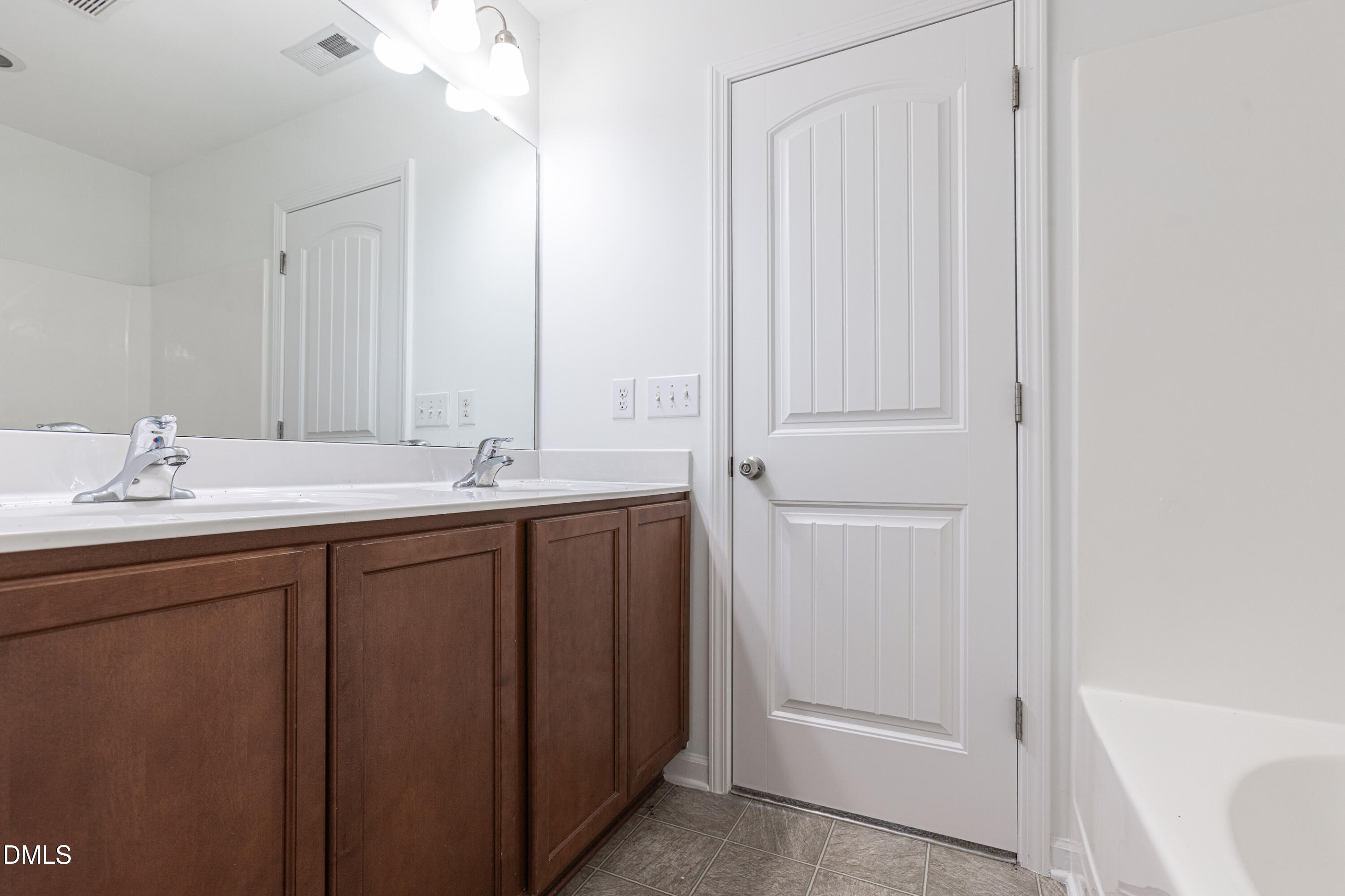 5043 Lalex Lane Property Photo 15